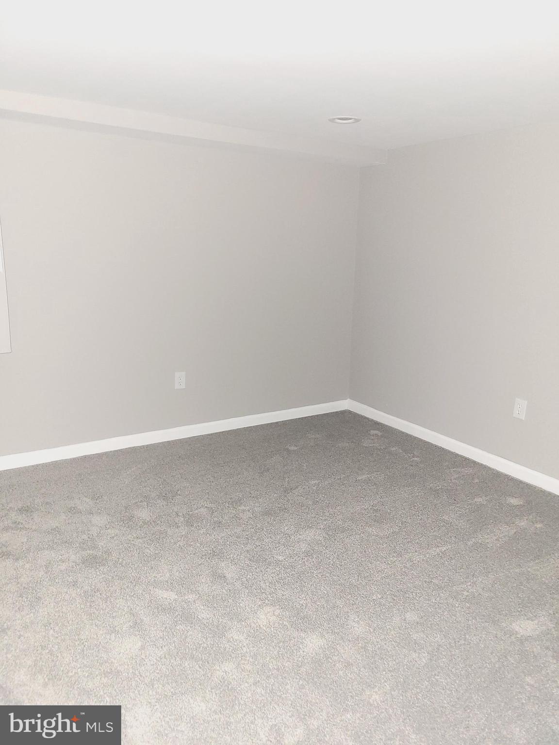 CHARLESMONT - Residential Lease