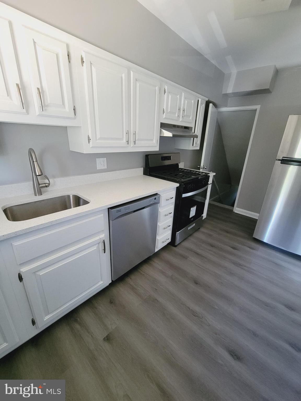 CHARLESMONT - Residential Lease