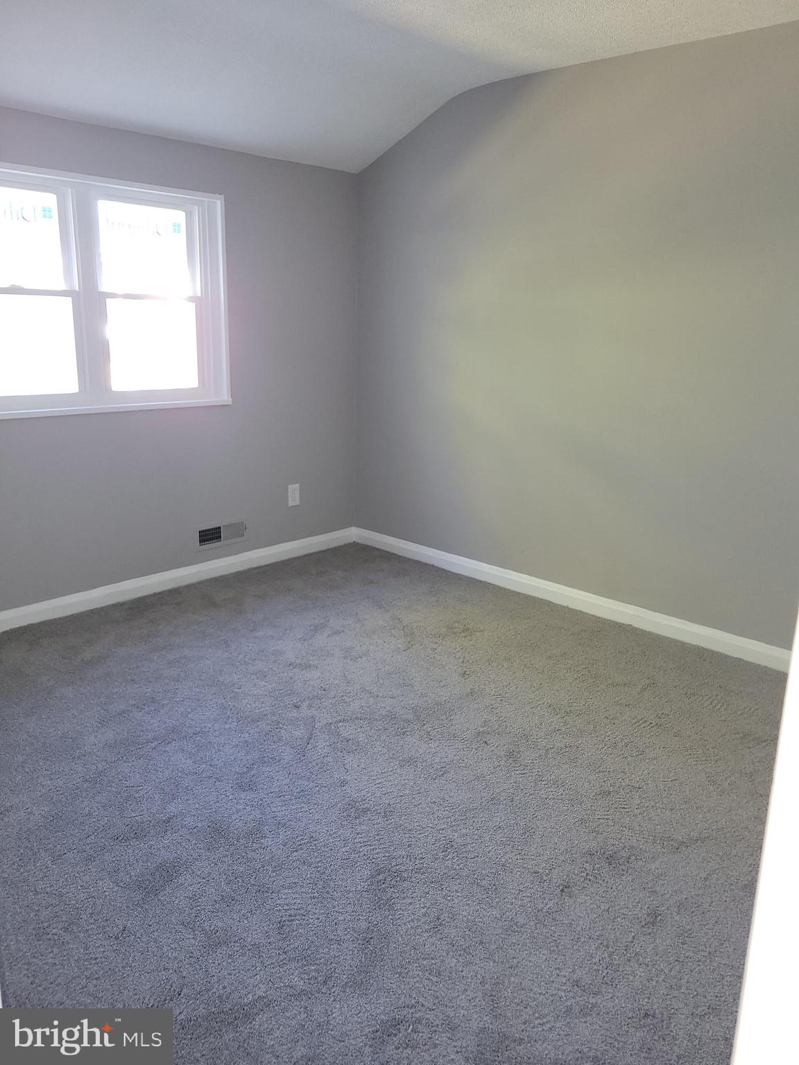 CHARLESMONT - Residential Lease