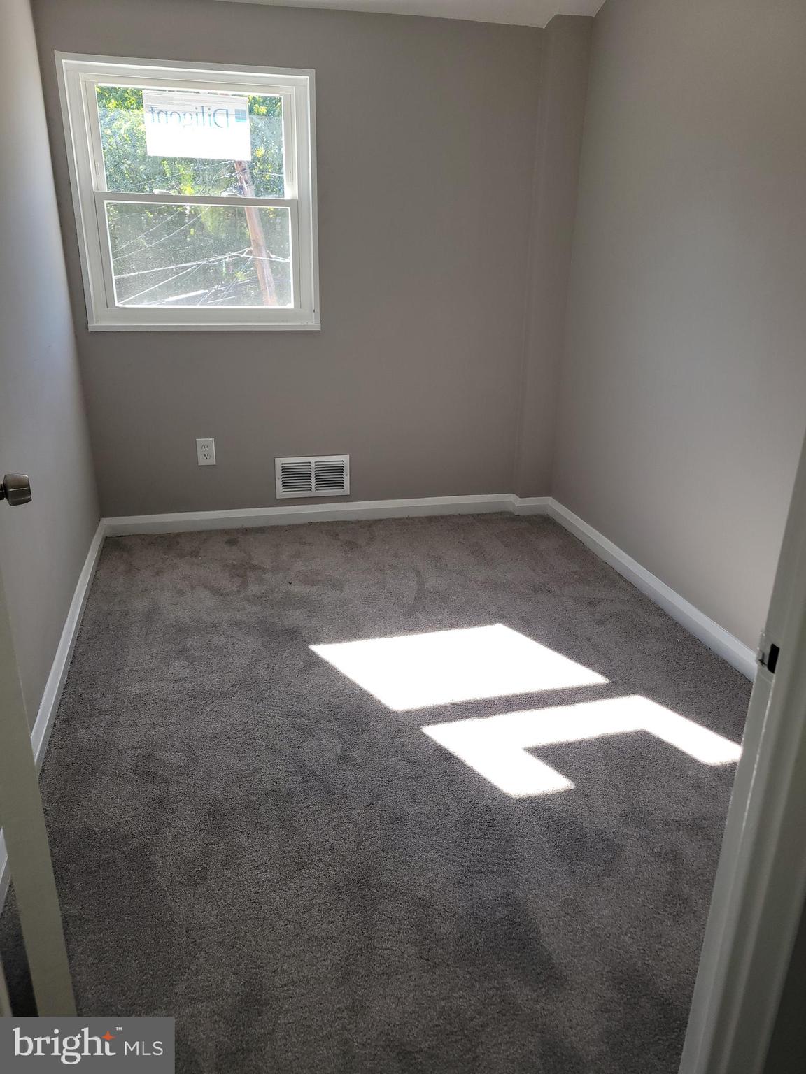 CHARLESMONT - Residential Lease