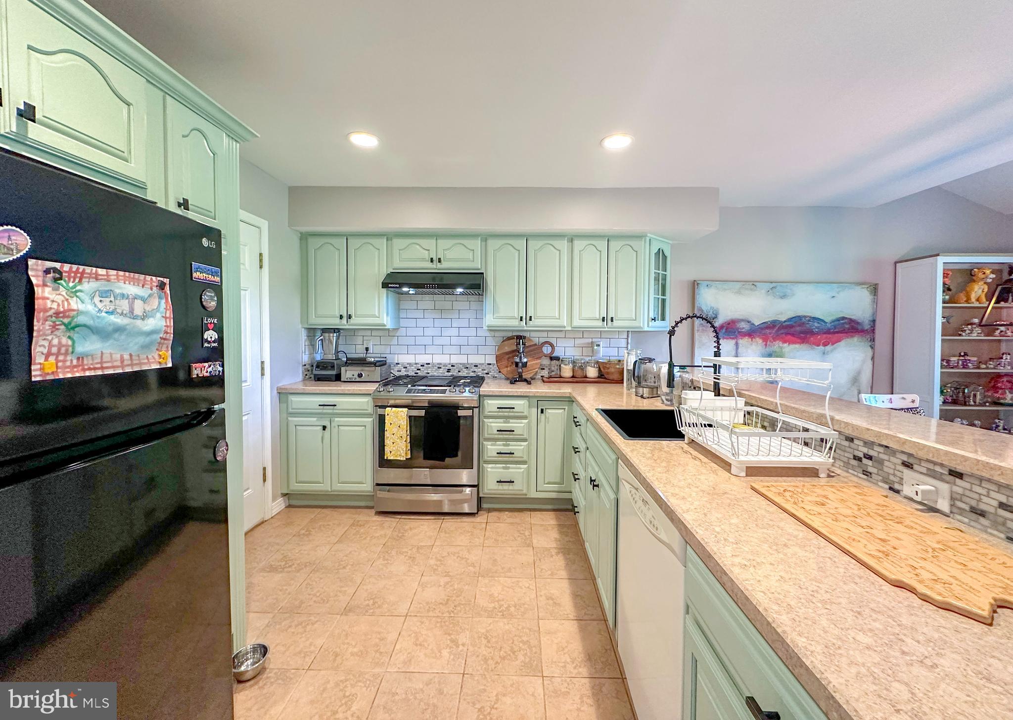432 REVERE DRIVE
