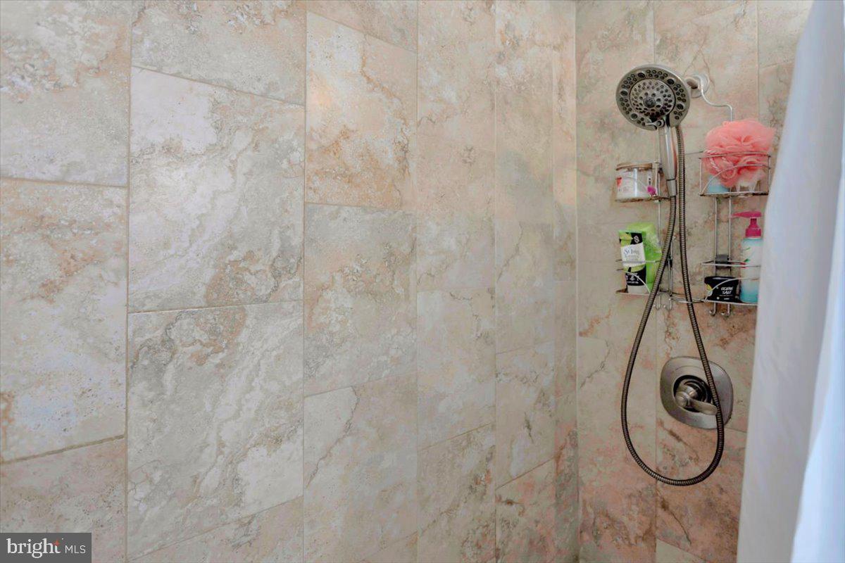 RAMBLEWOOD - Residential