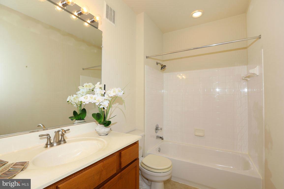 KENTLANDS - Residential