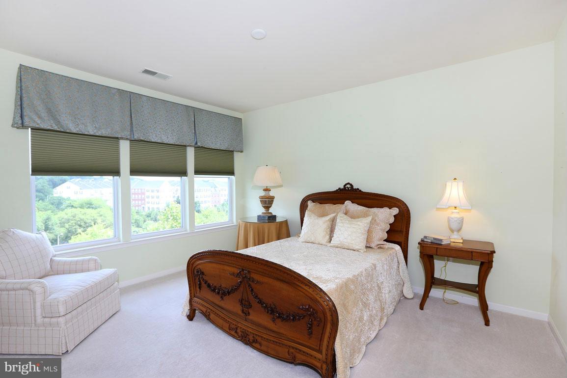 KENTLANDS - Residential