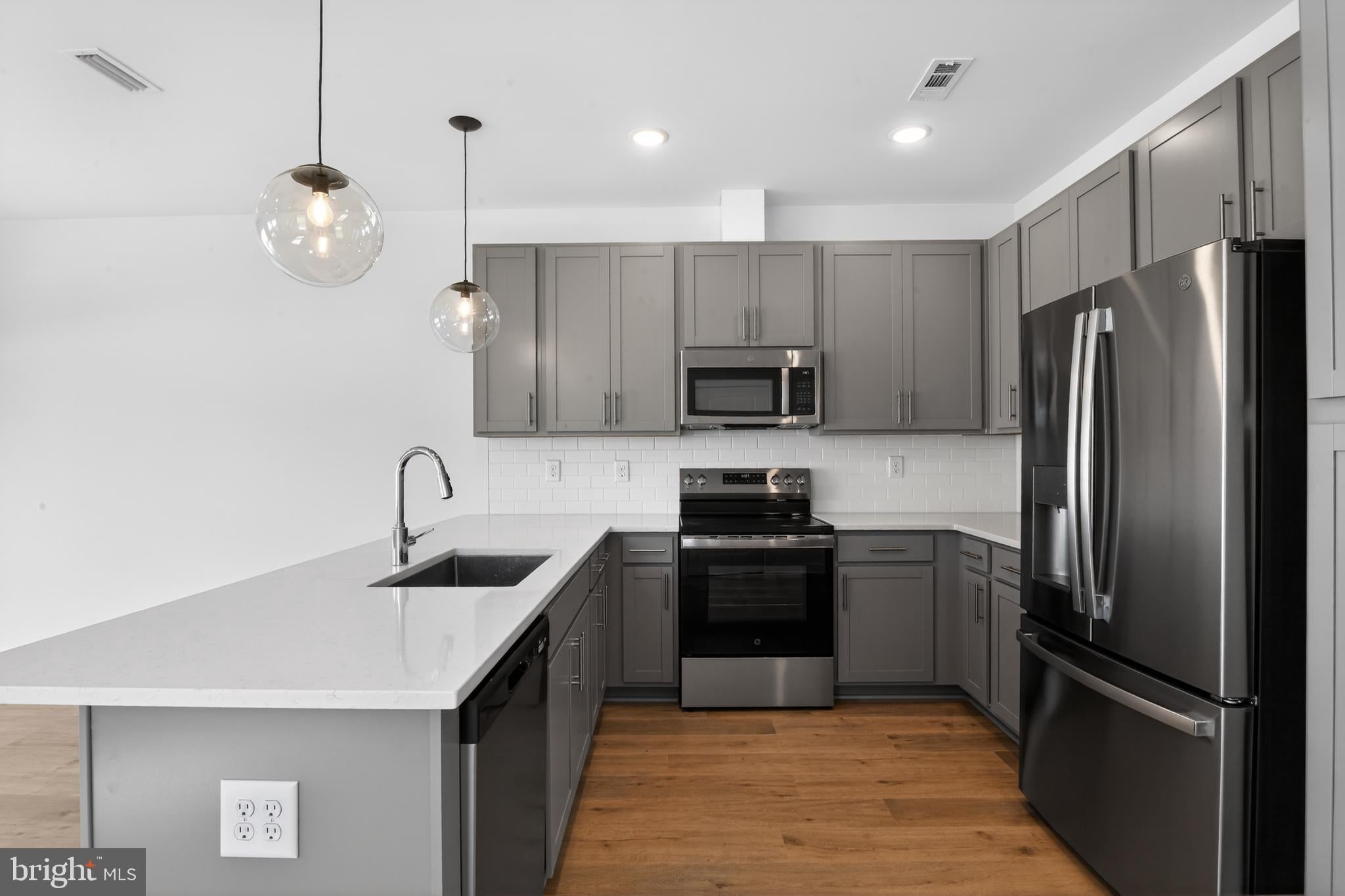 427 SIKA DRIVE