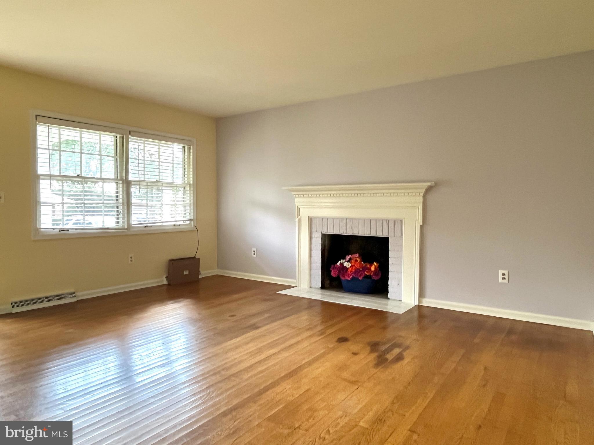 11285 CEDAR AVENUE