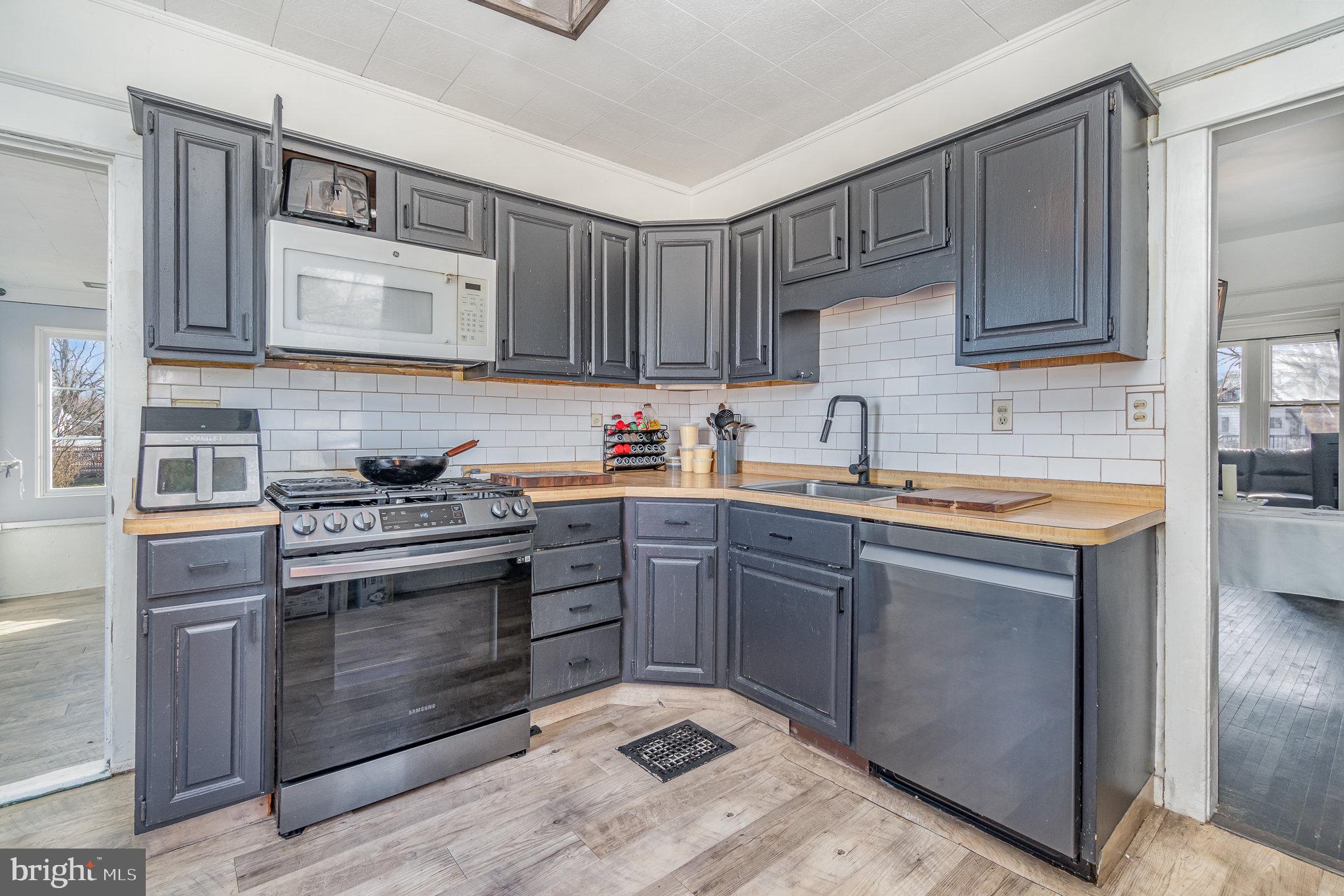 PAXTONIA GARDENS - Residential