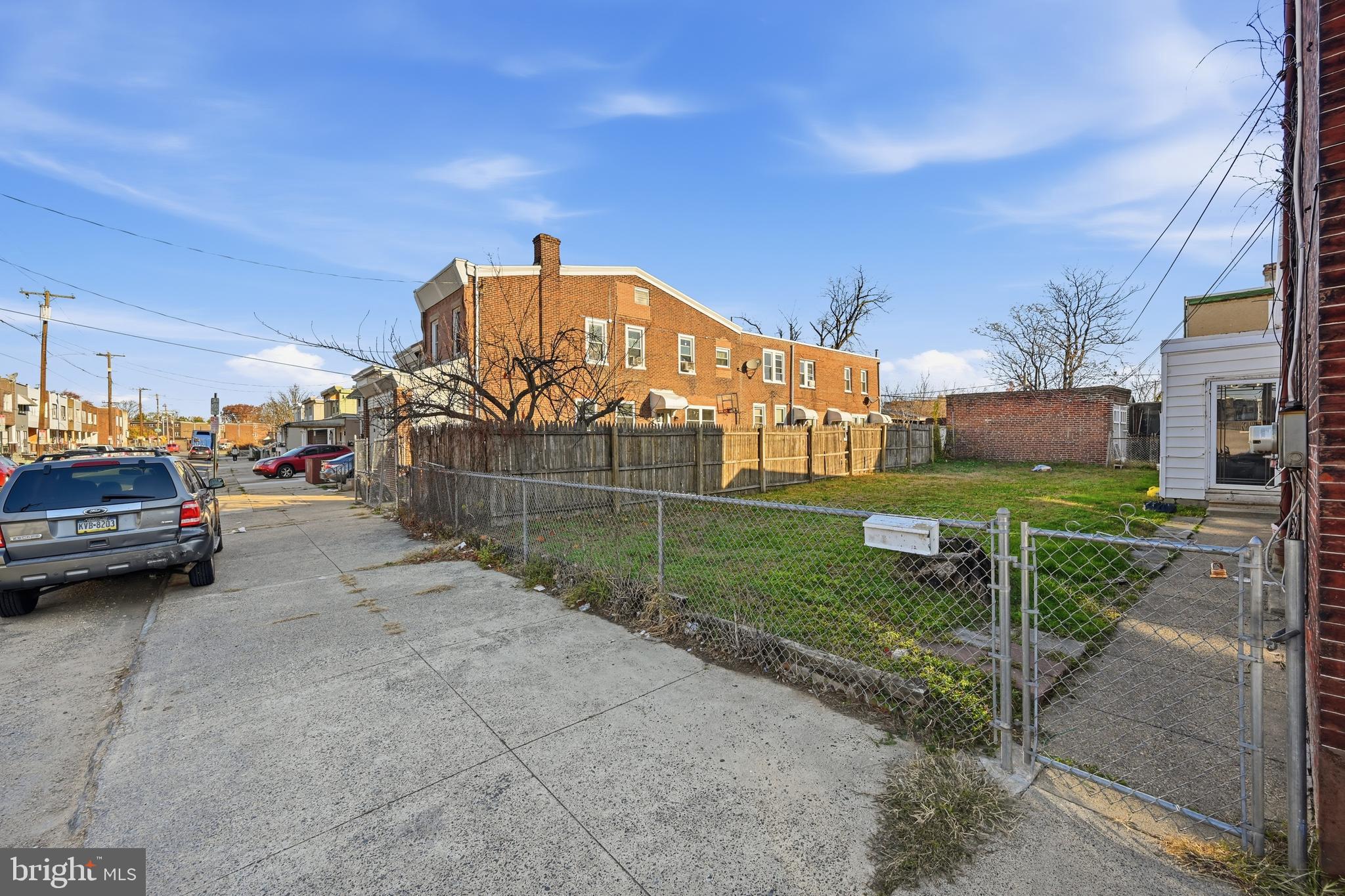 2047 MARGARET STREET