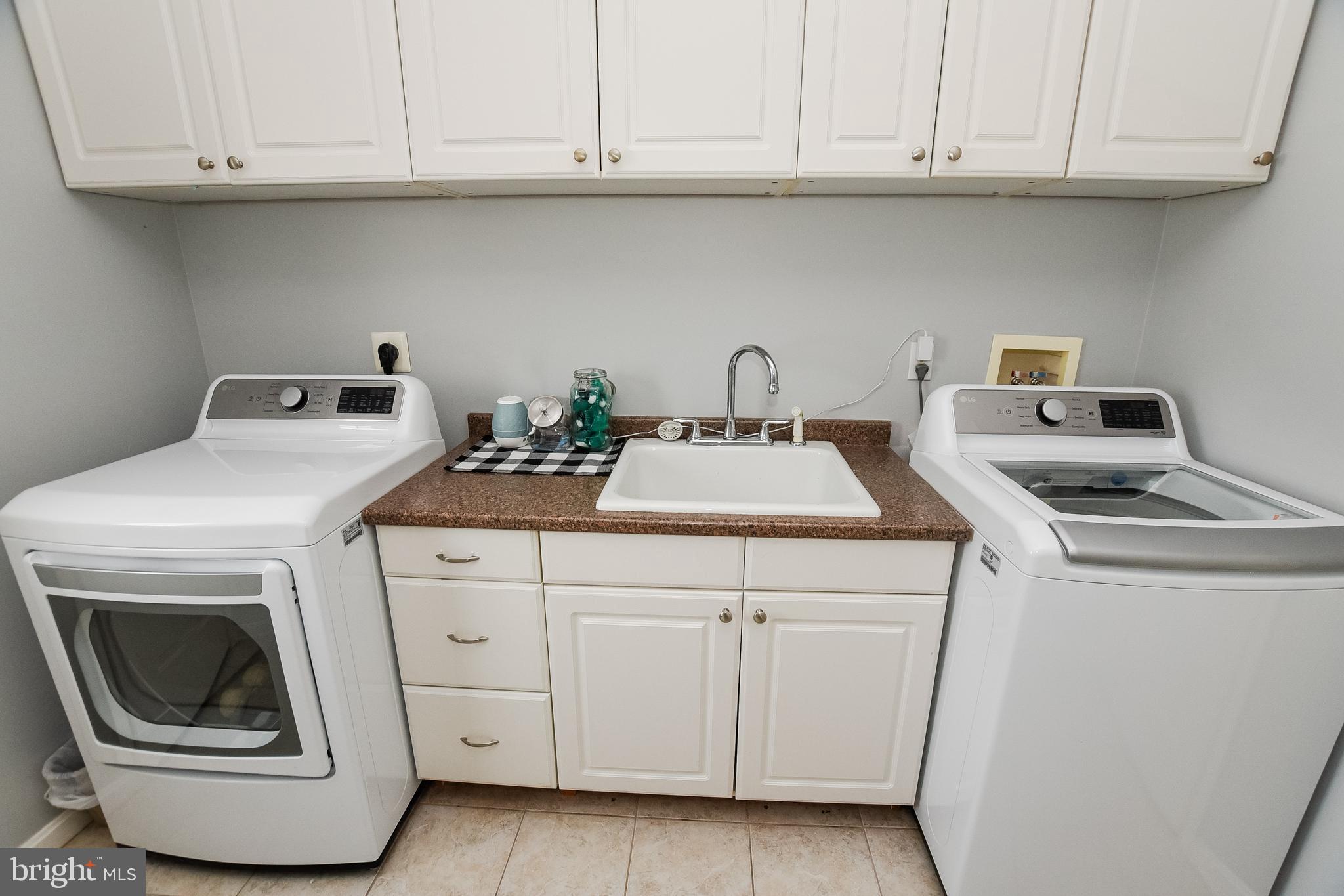 JOHANNAS JOY II - Residential