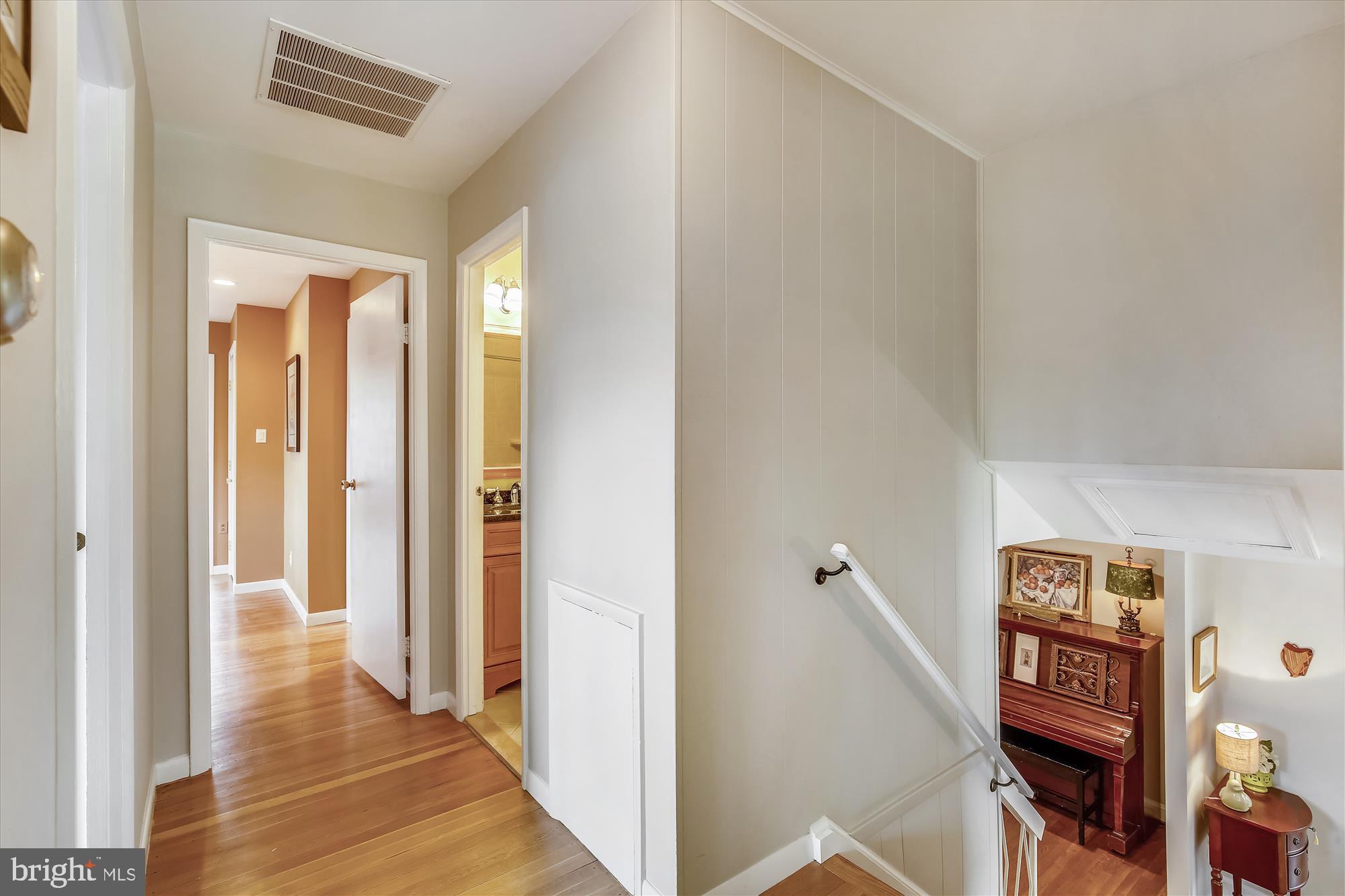 MANOR WOODS - Residential