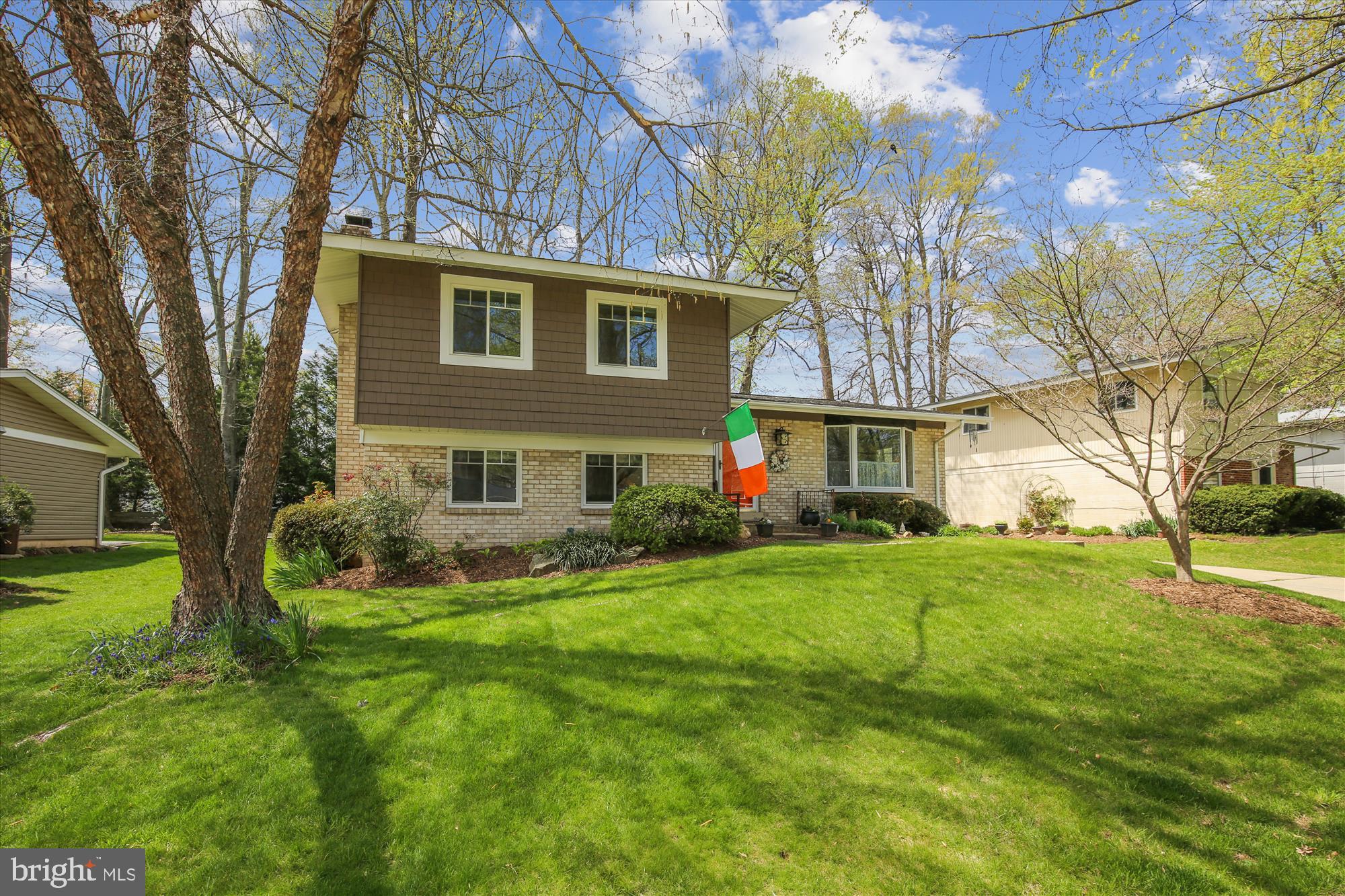 MANOR WOODS - Residential