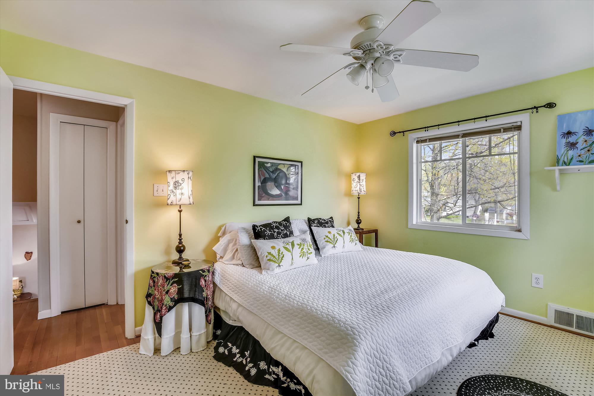 MANOR WOODS - Residential