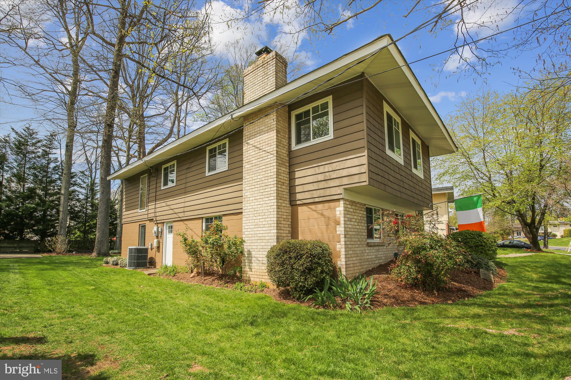 MANOR WOODS - Residential