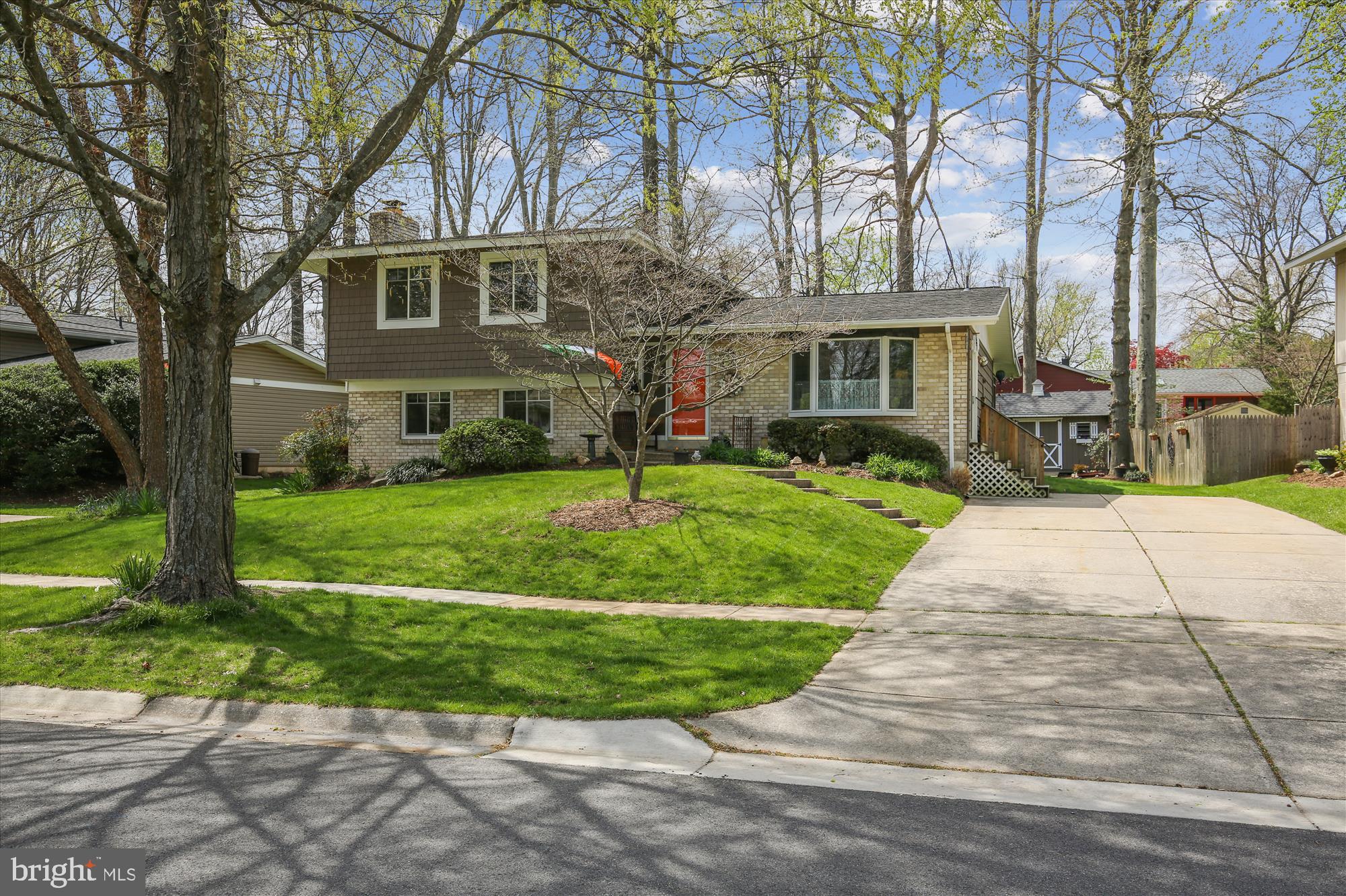 MANOR WOODS - Residential