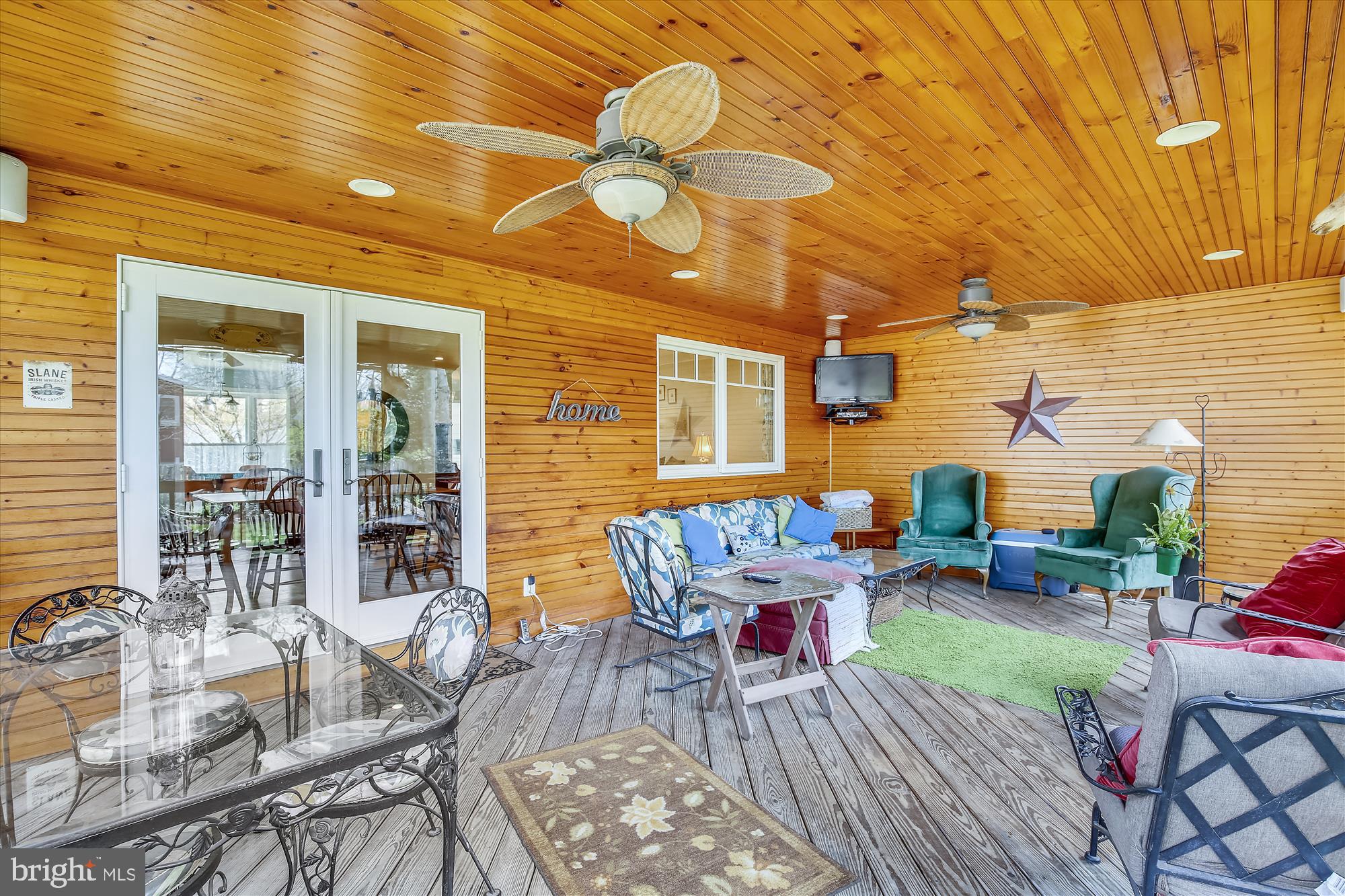 MANOR WOODS - Residential