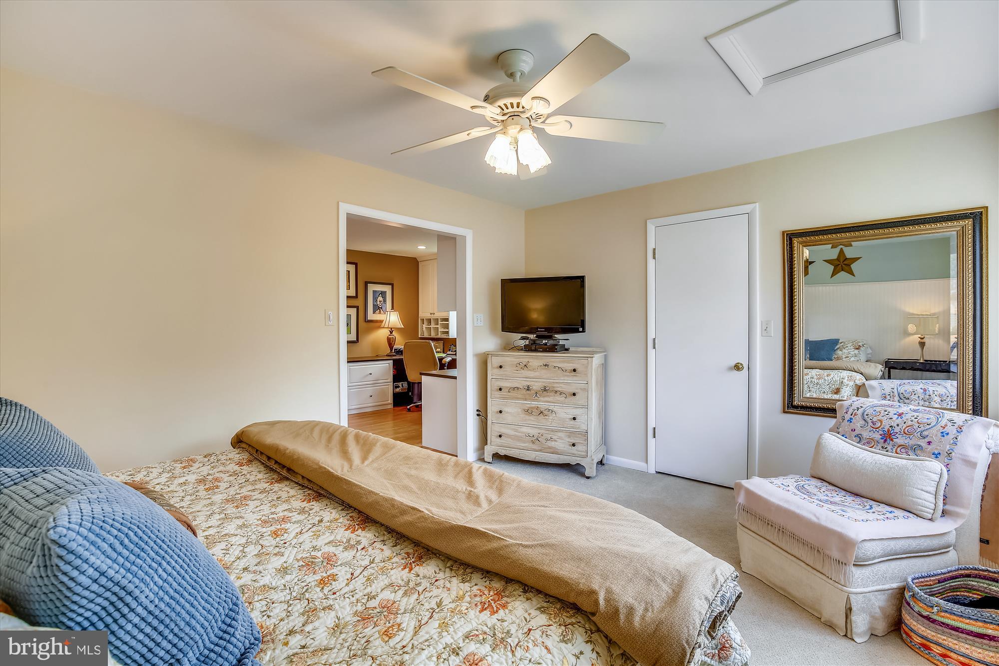 MANOR WOODS - Residential