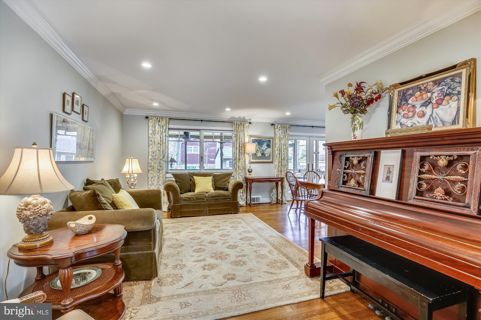 MANOR WOODS - Residential