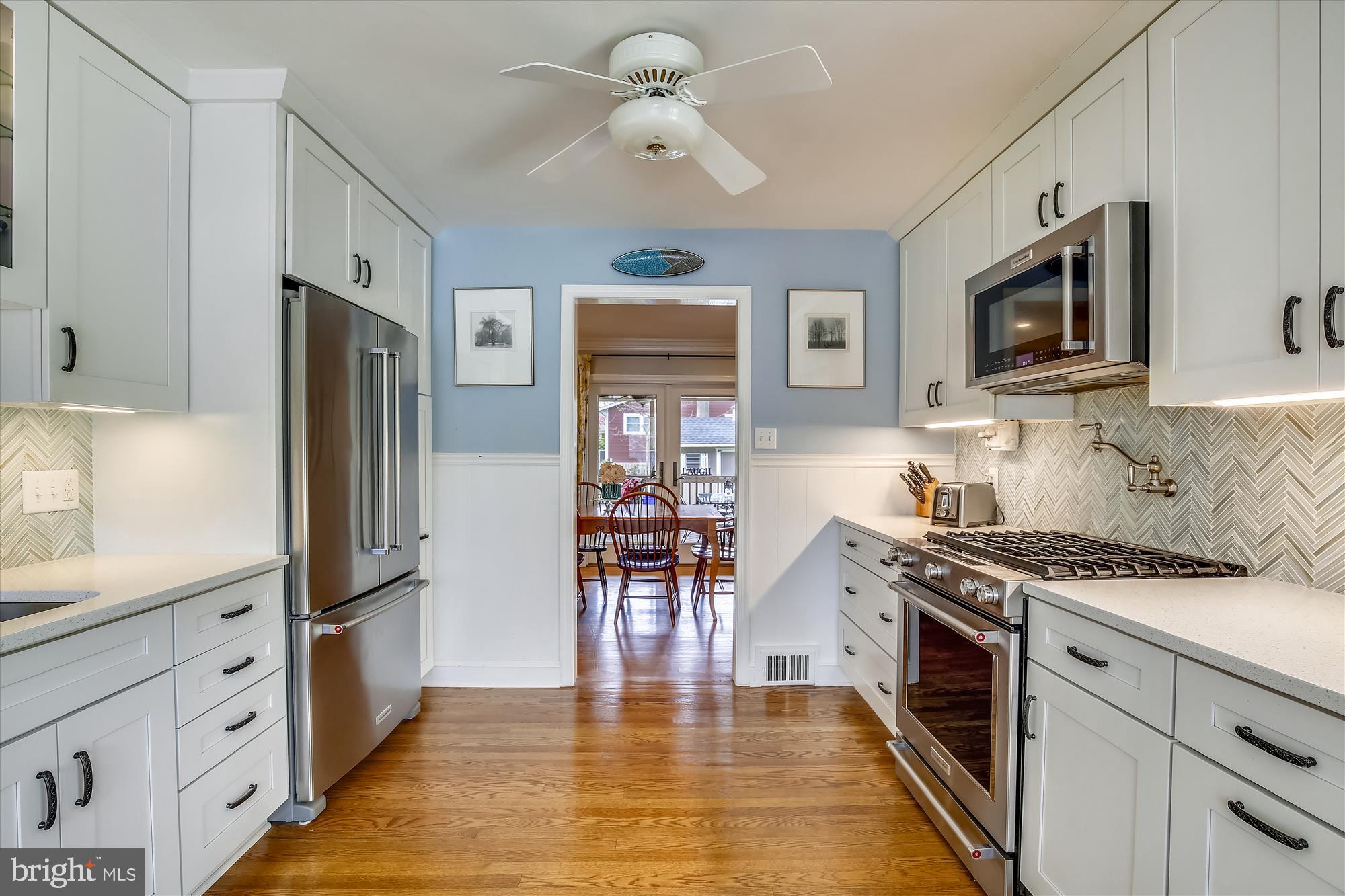 MANOR WOODS - Residential