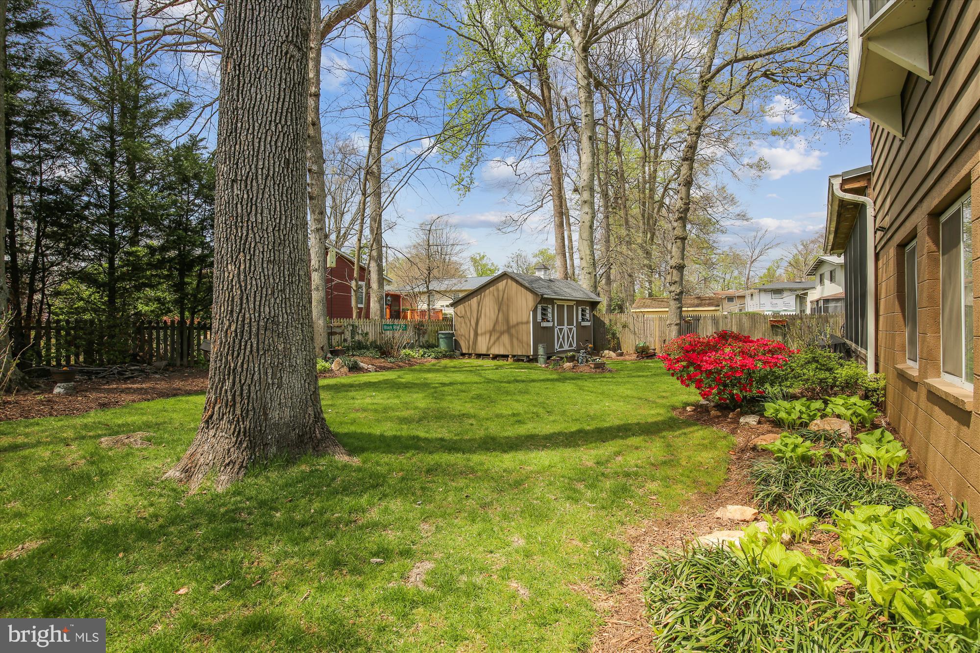 MANOR WOODS - Residential