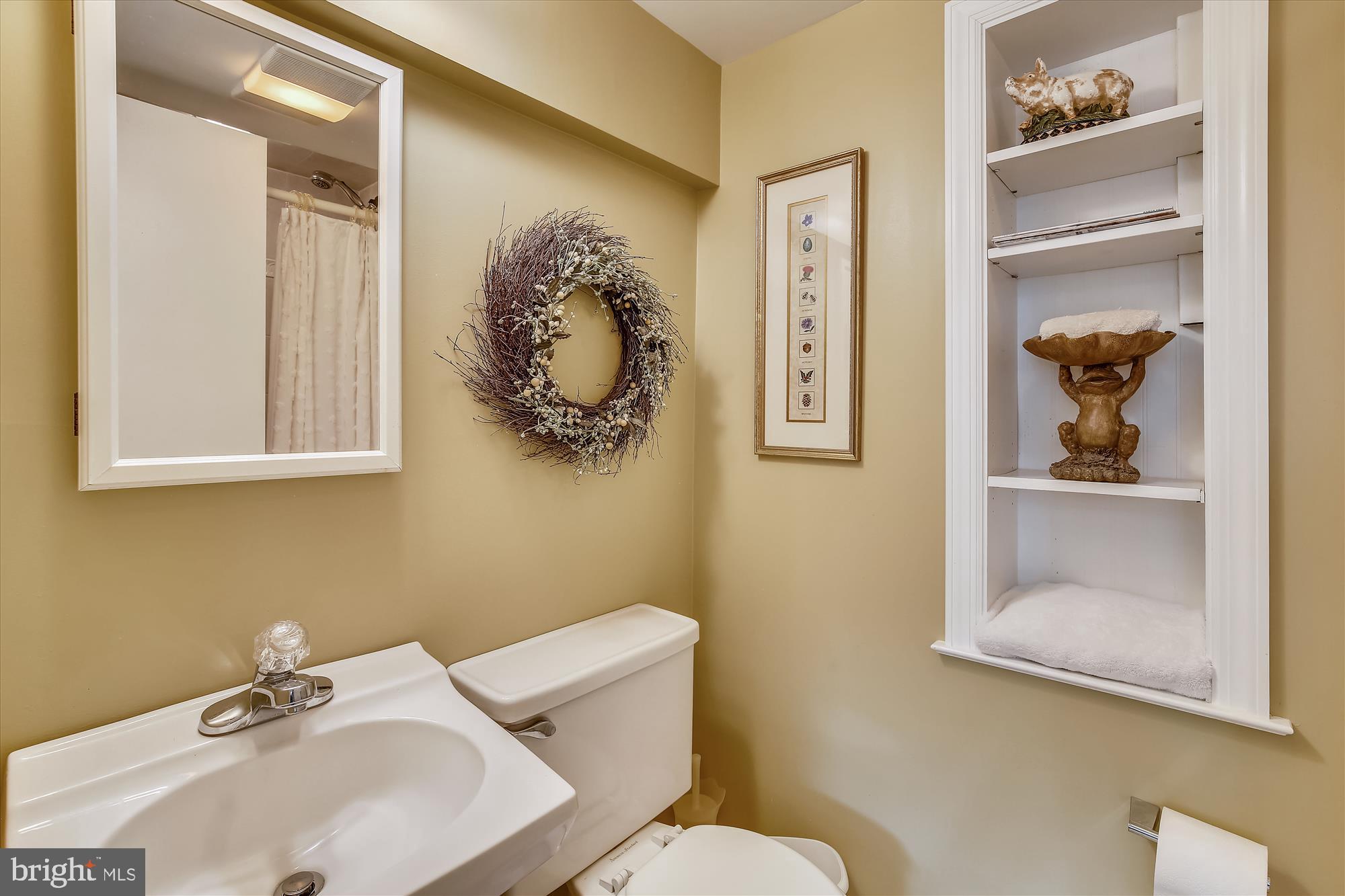 MANOR WOODS - Residential