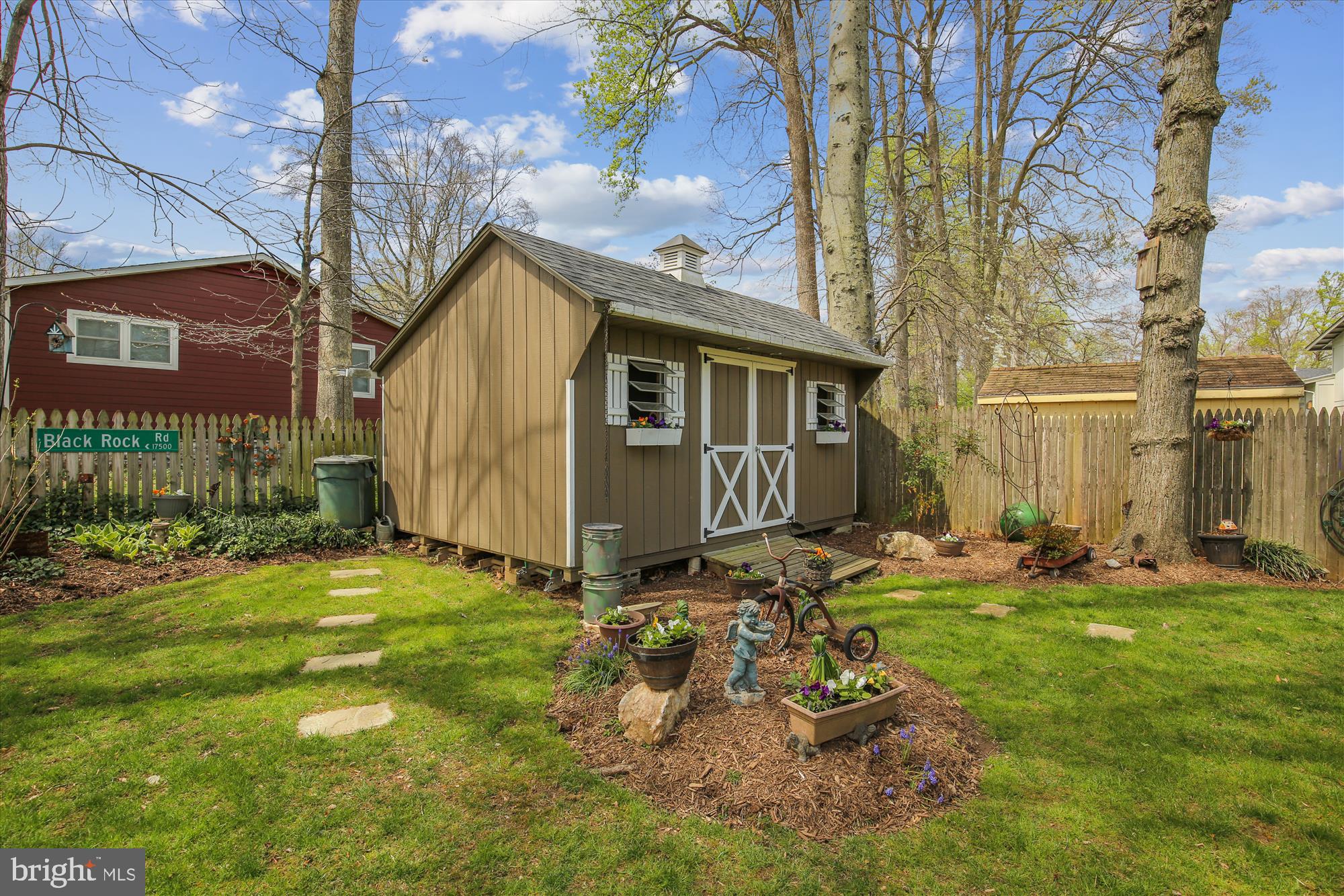 MANOR WOODS - Residential