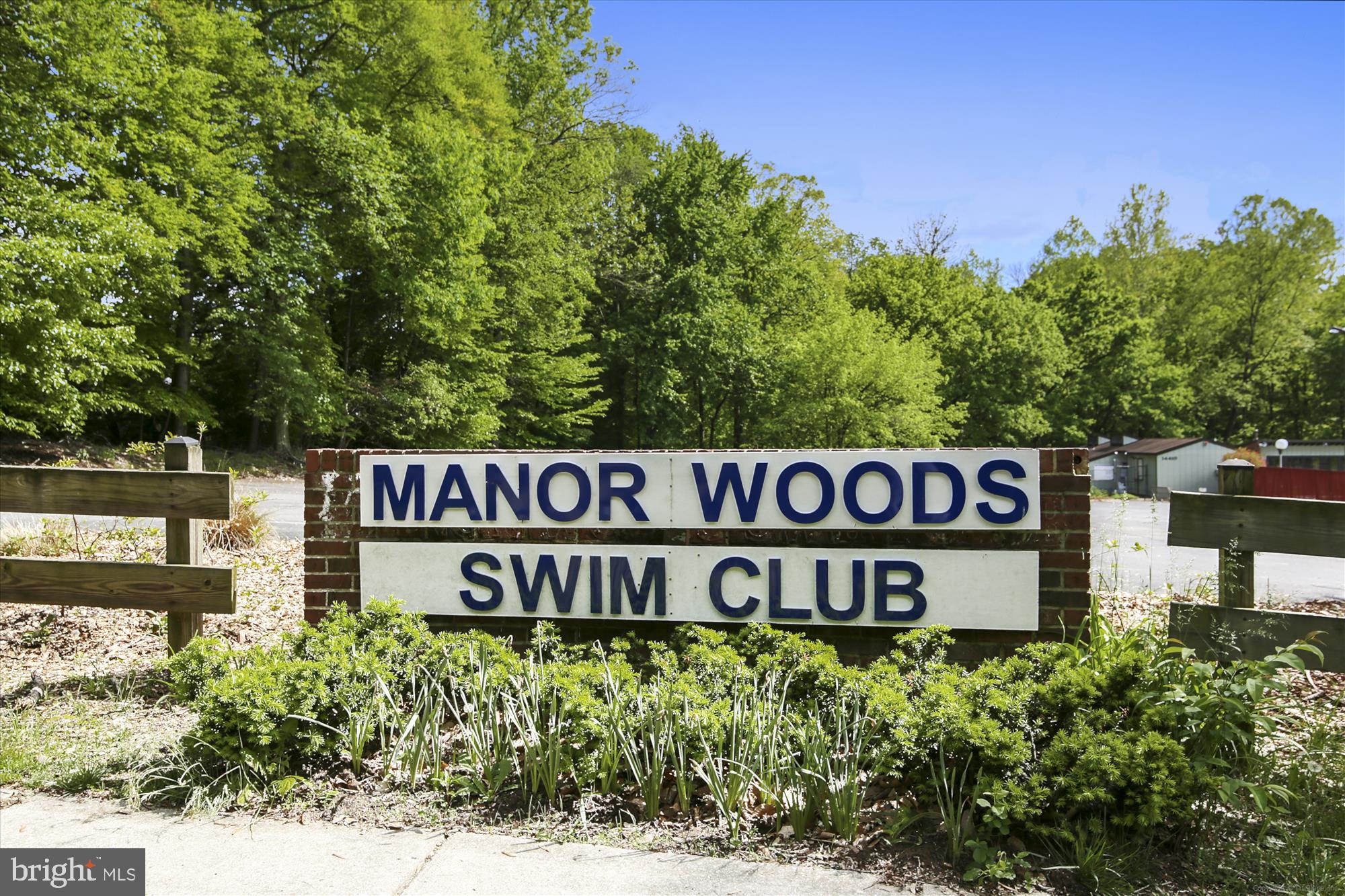 MANOR WOODS - Residential