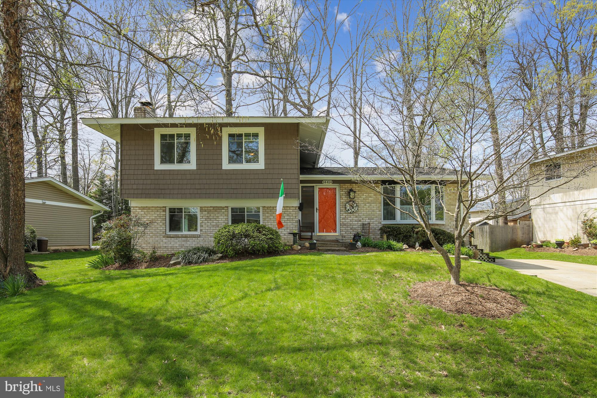 MANOR WOODS - Residential