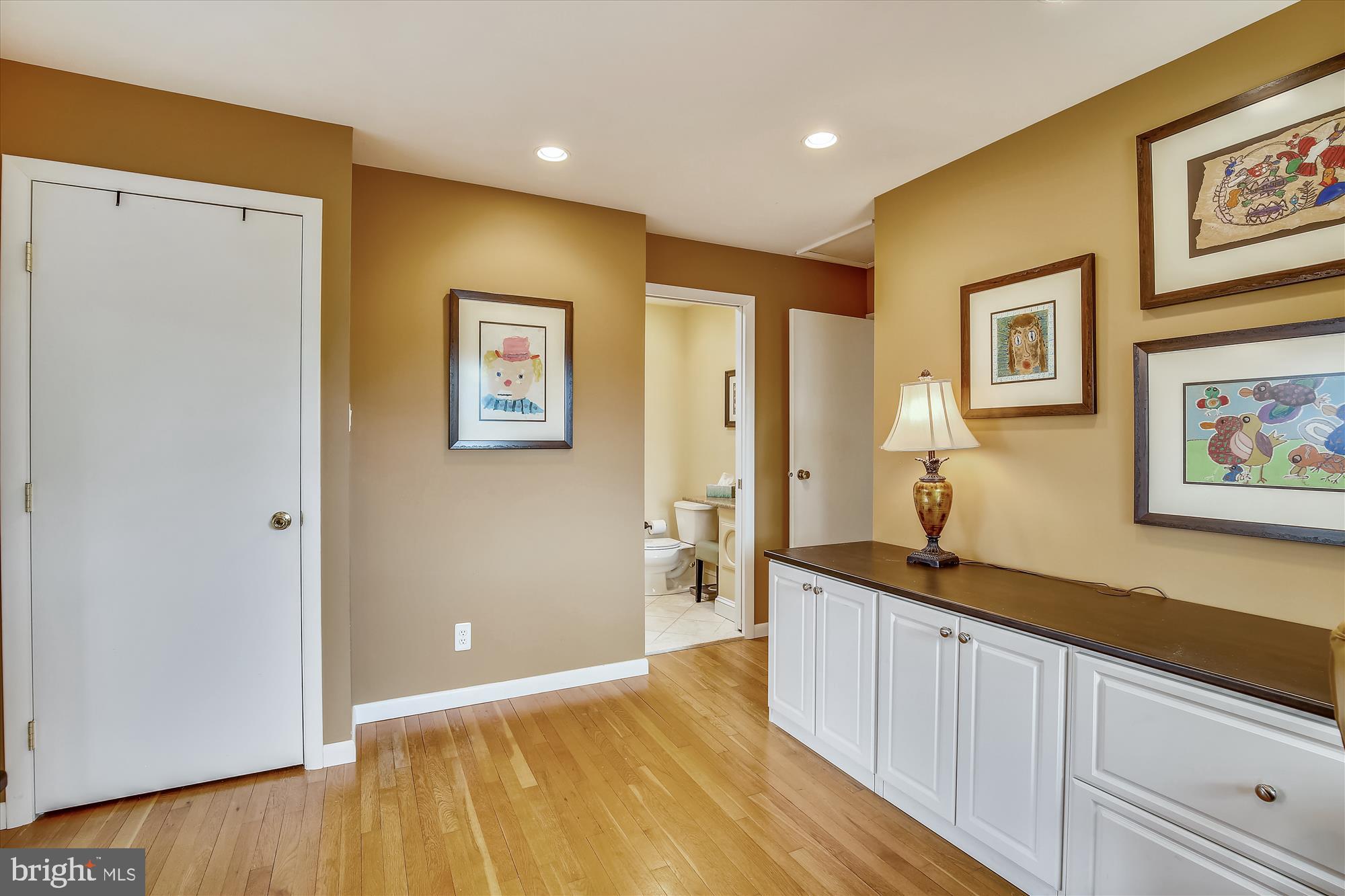 MANOR WOODS - Residential