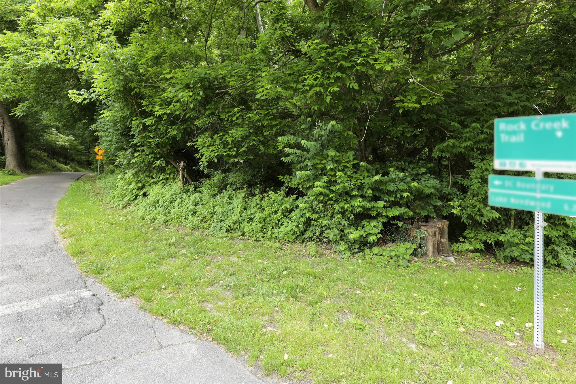 MANOR WOODS - Residential