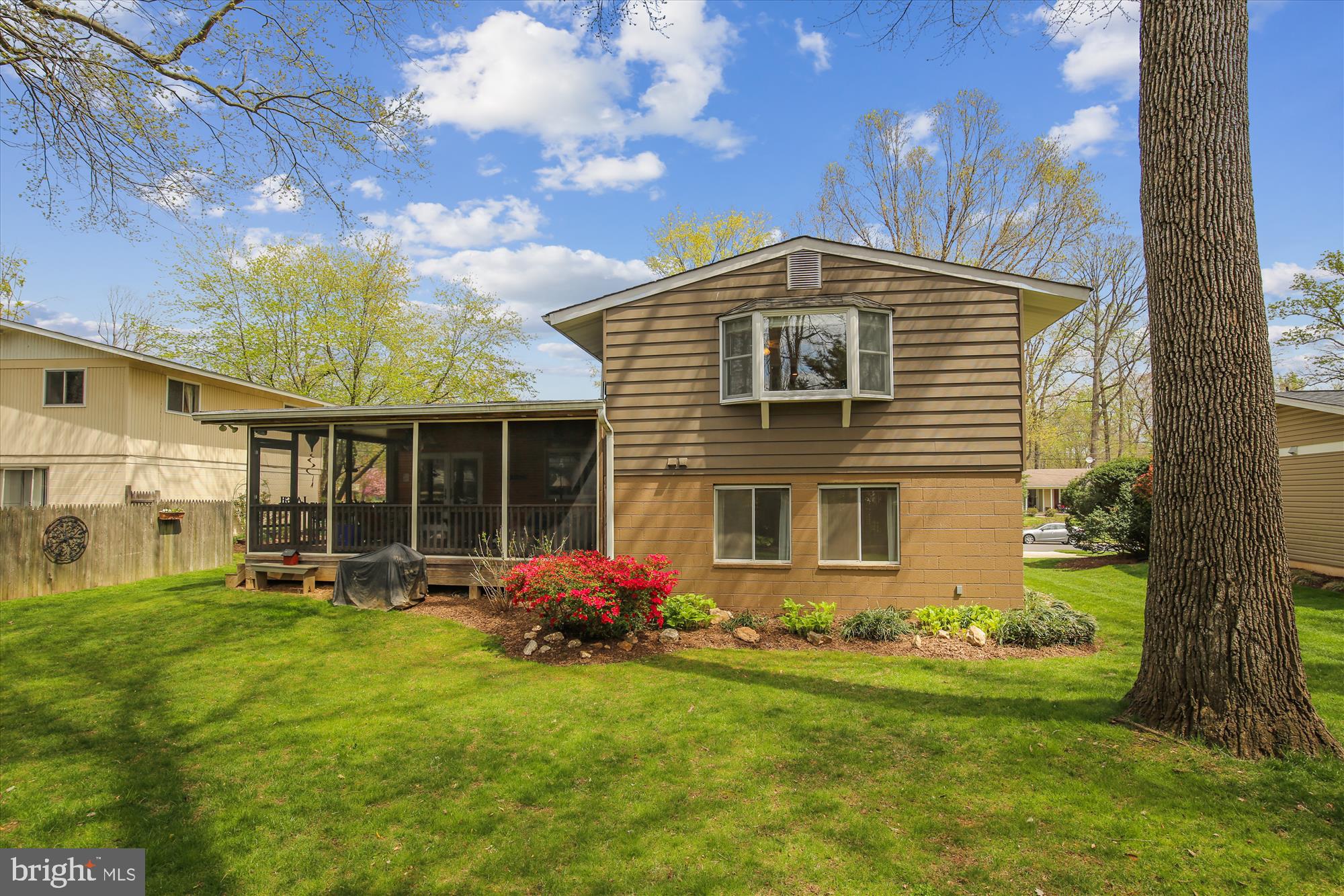 MANOR WOODS - Residential