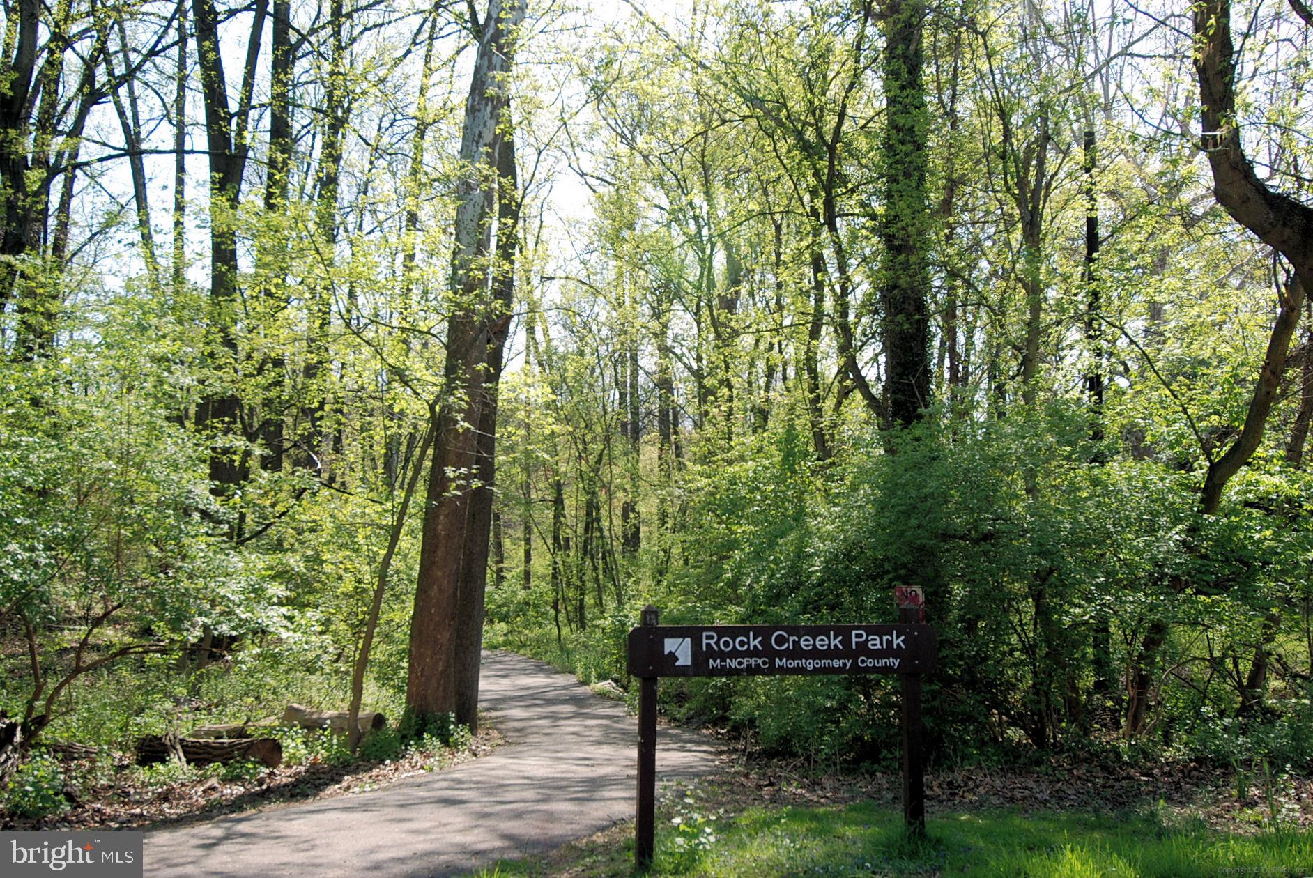 MANOR WOODS - Residential