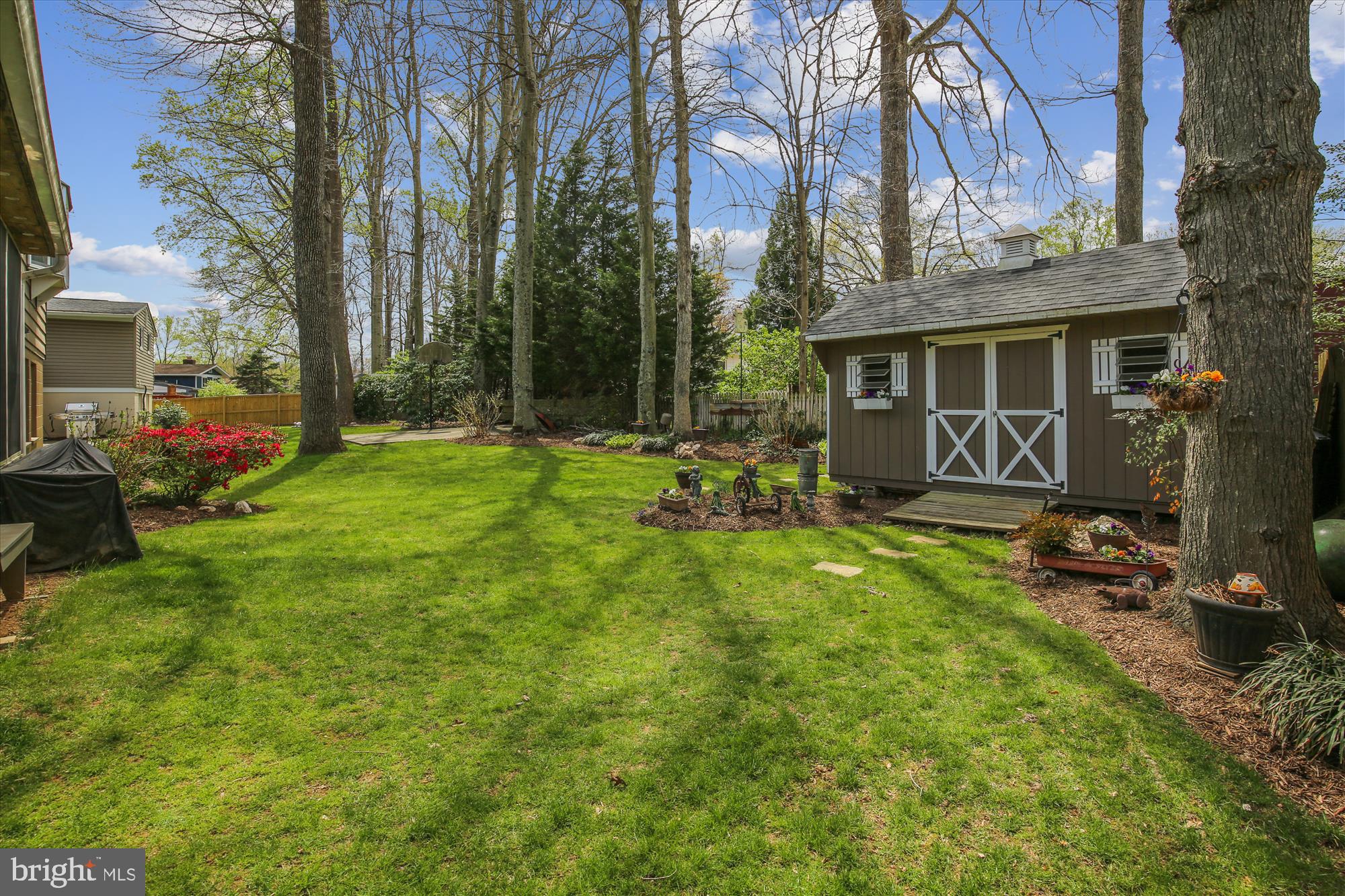 MANOR WOODS - Residential