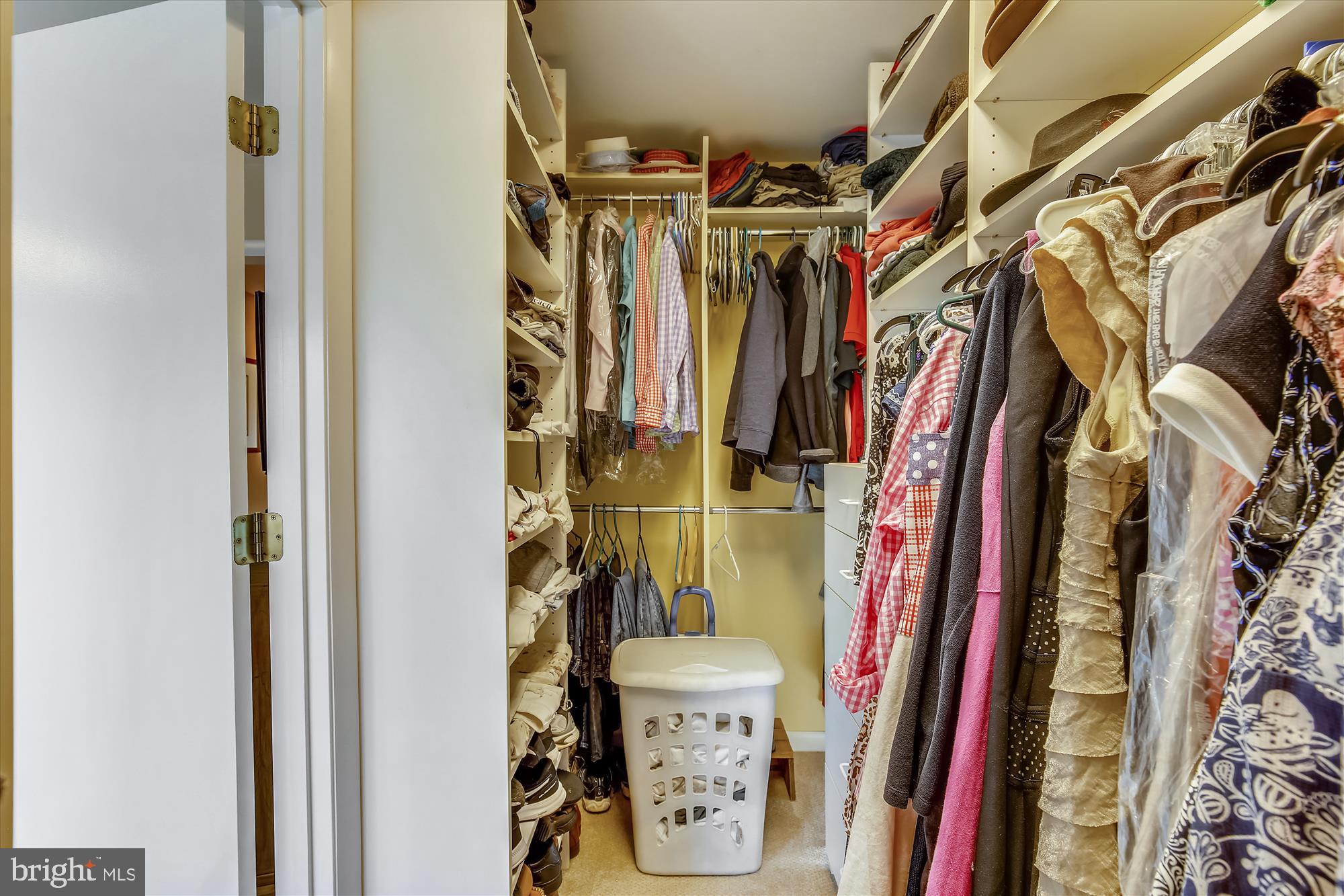 MANOR WOODS - Residential