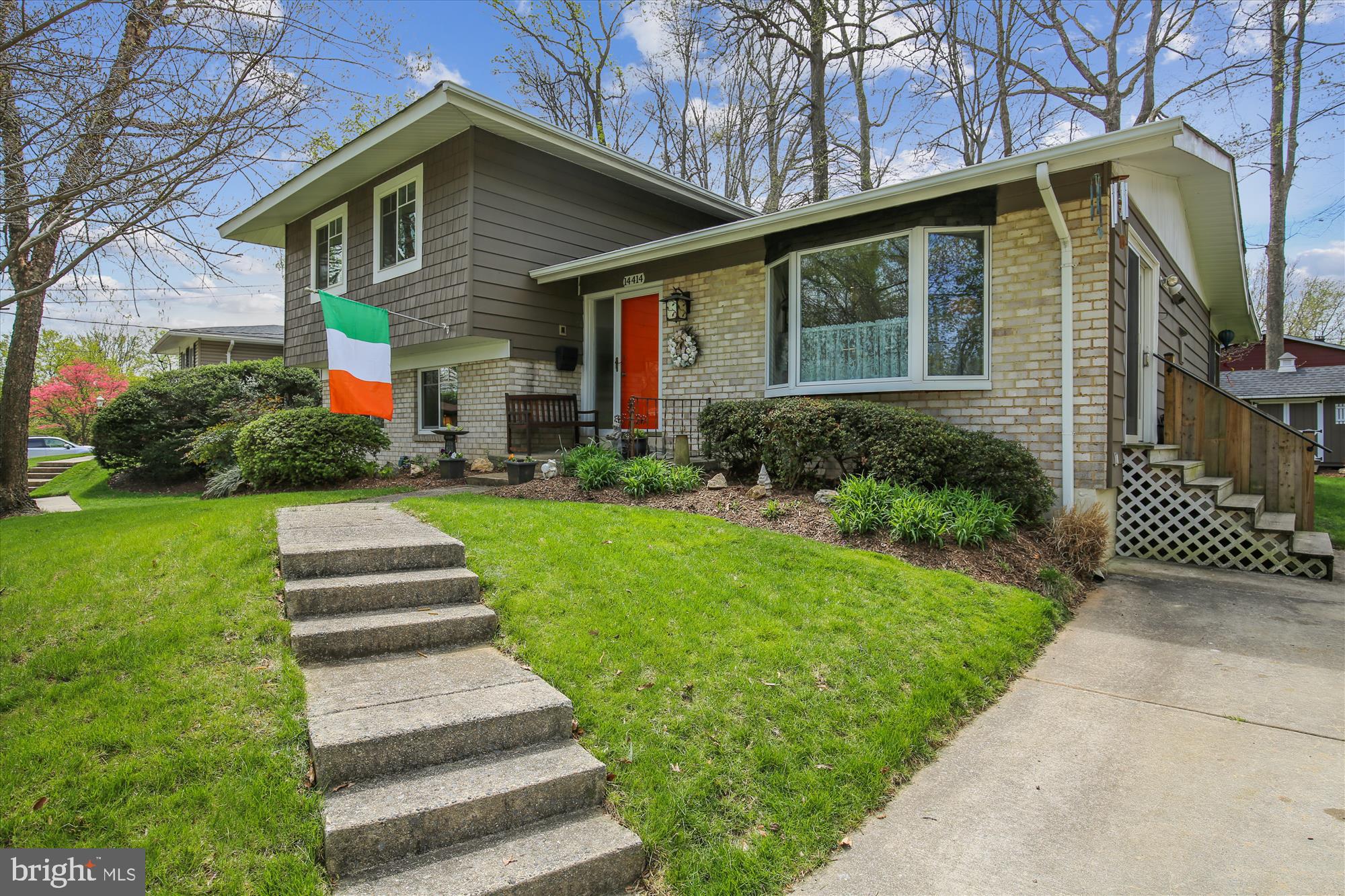 MANOR WOODS - Residential