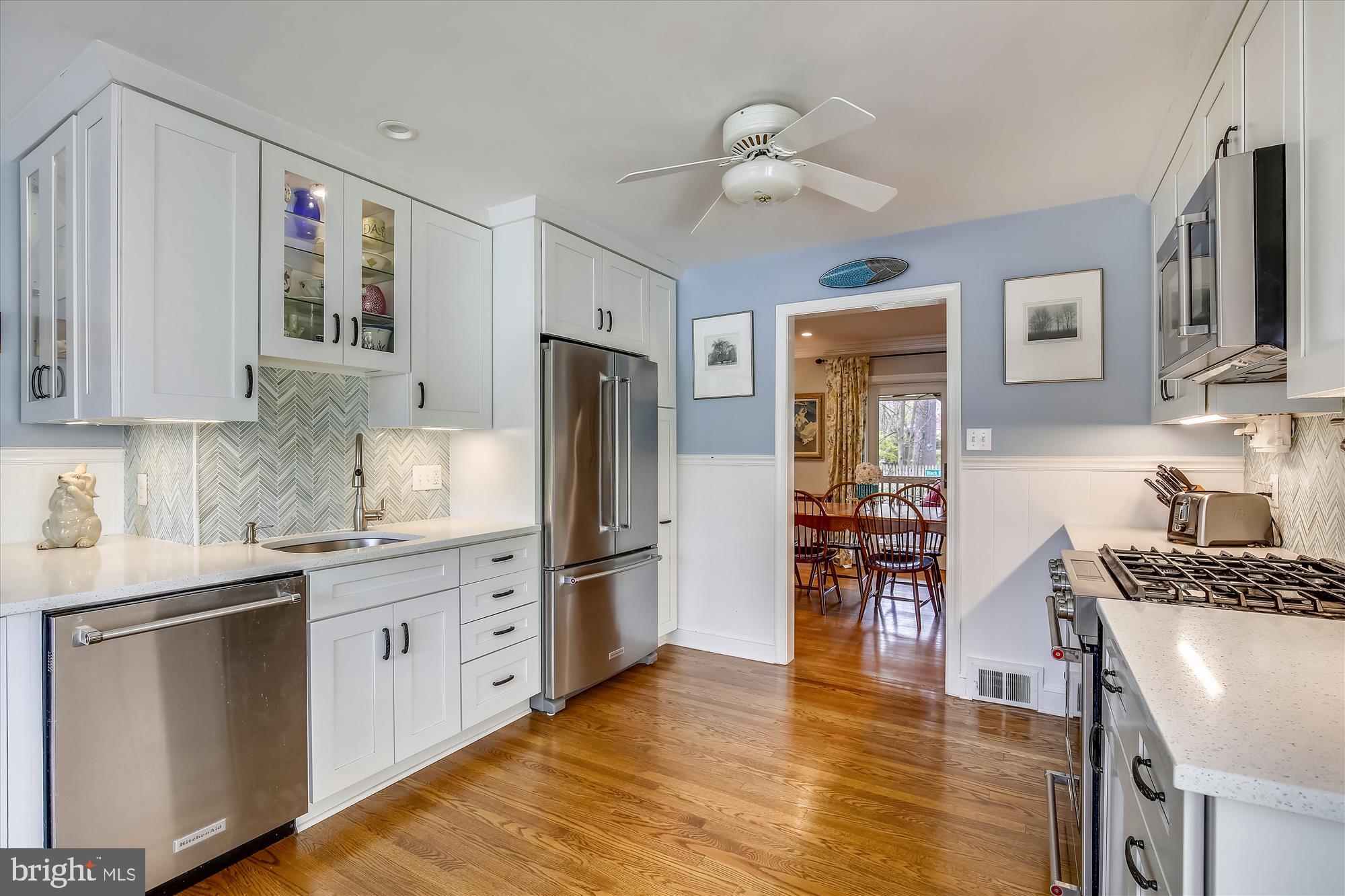 MANOR WOODS - Residential