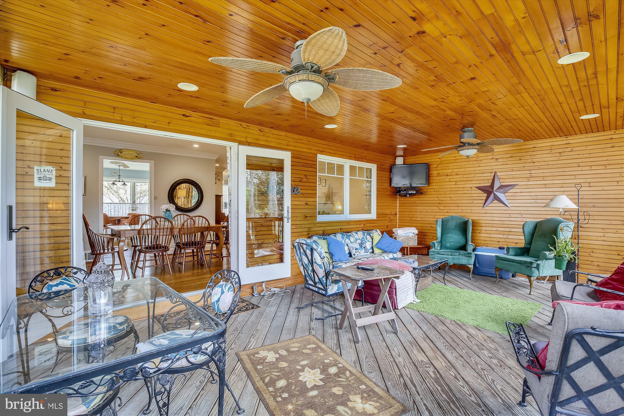 MANOR WOODS - Residential