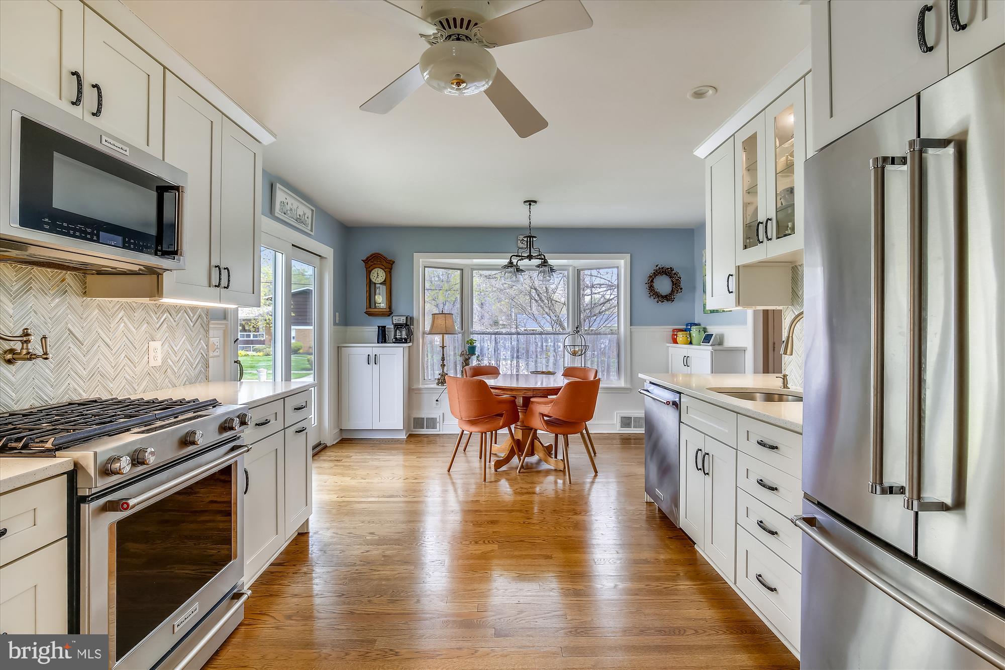 MANOR WOODS - Residential