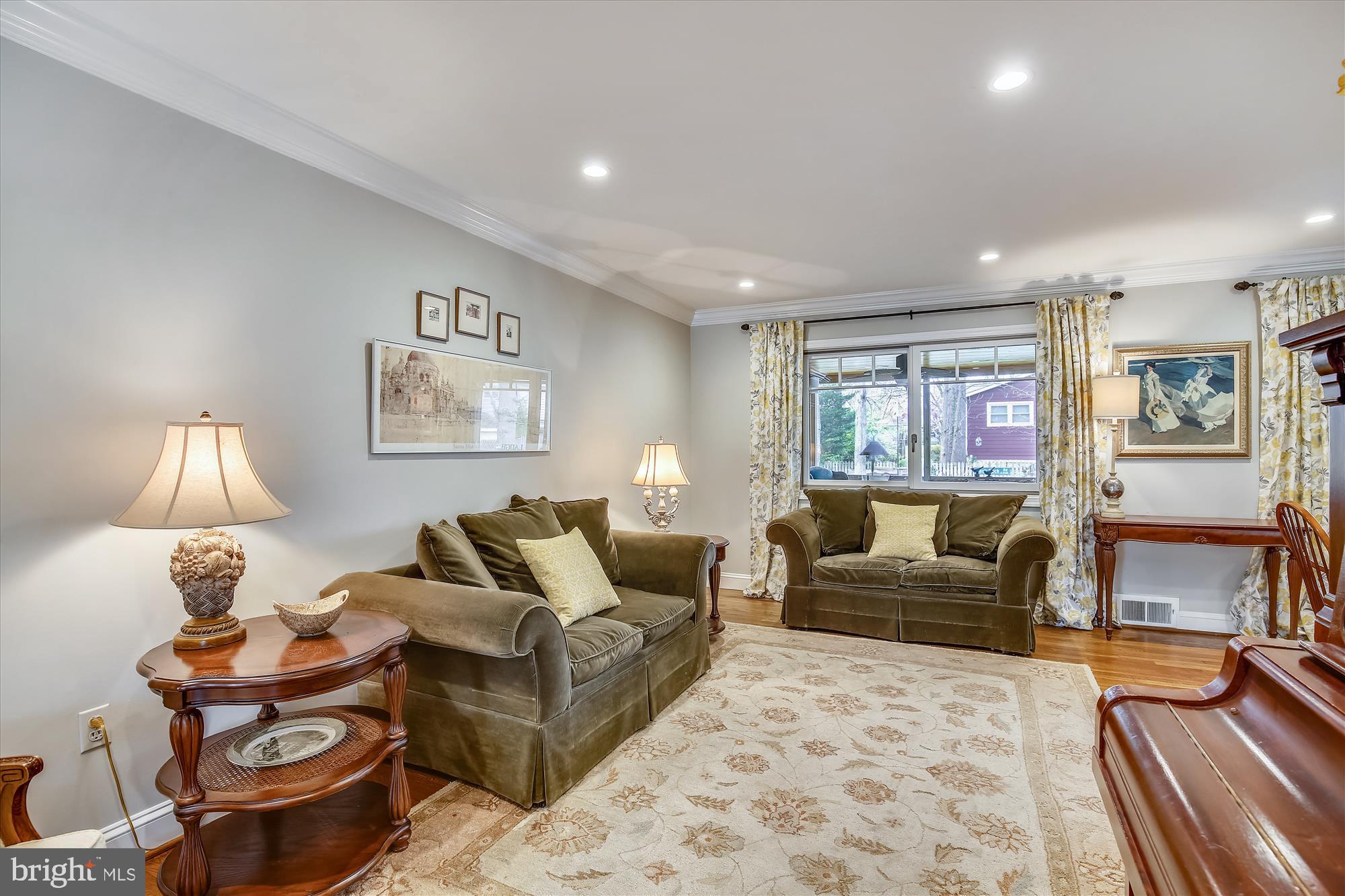 MANOR WOODS - Residential