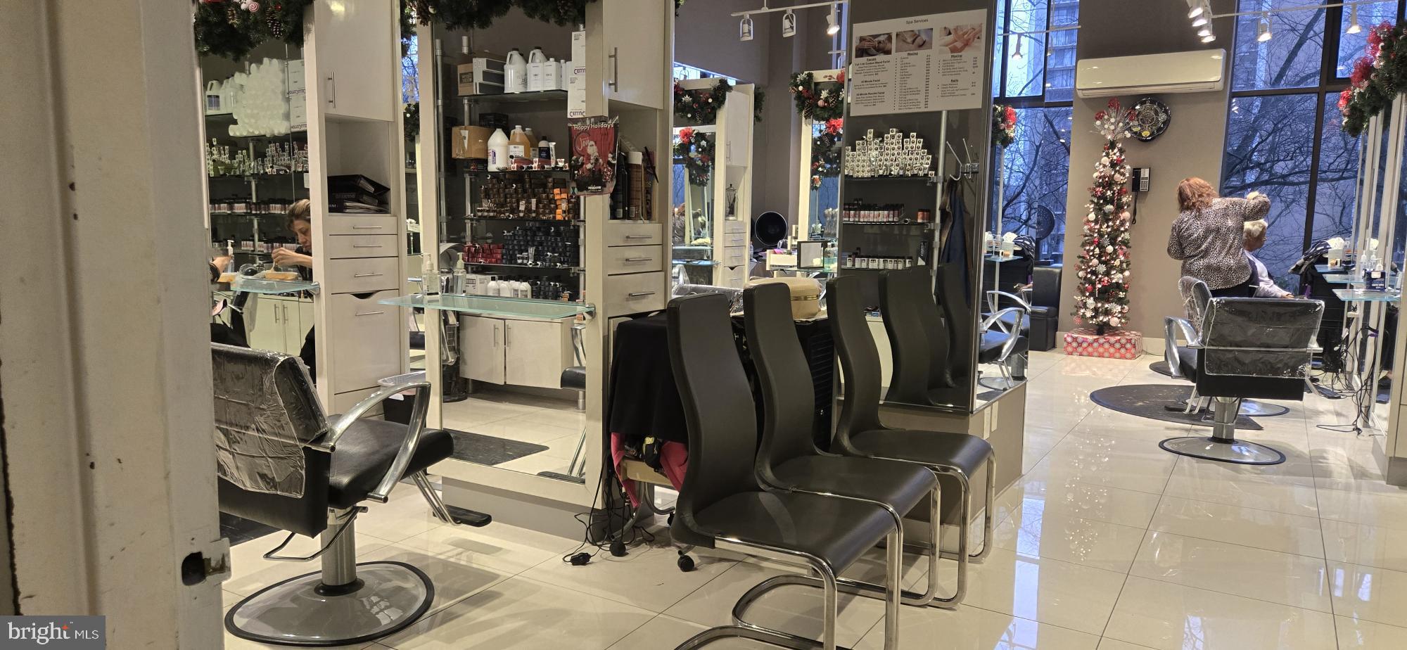 TOWERS IN WESTCHESTER PARK - Residential