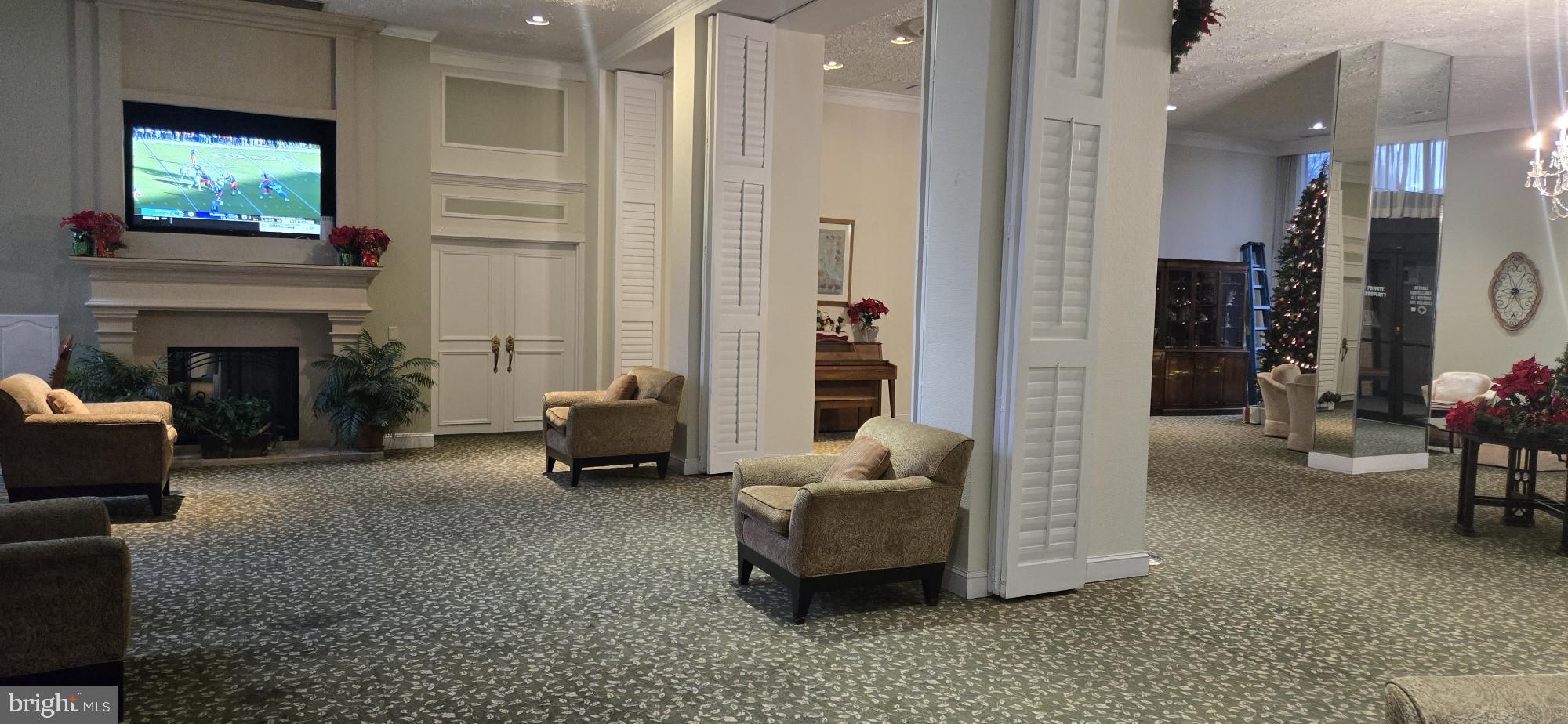 TOWERS IN WESTCHESTER PARK - Residential