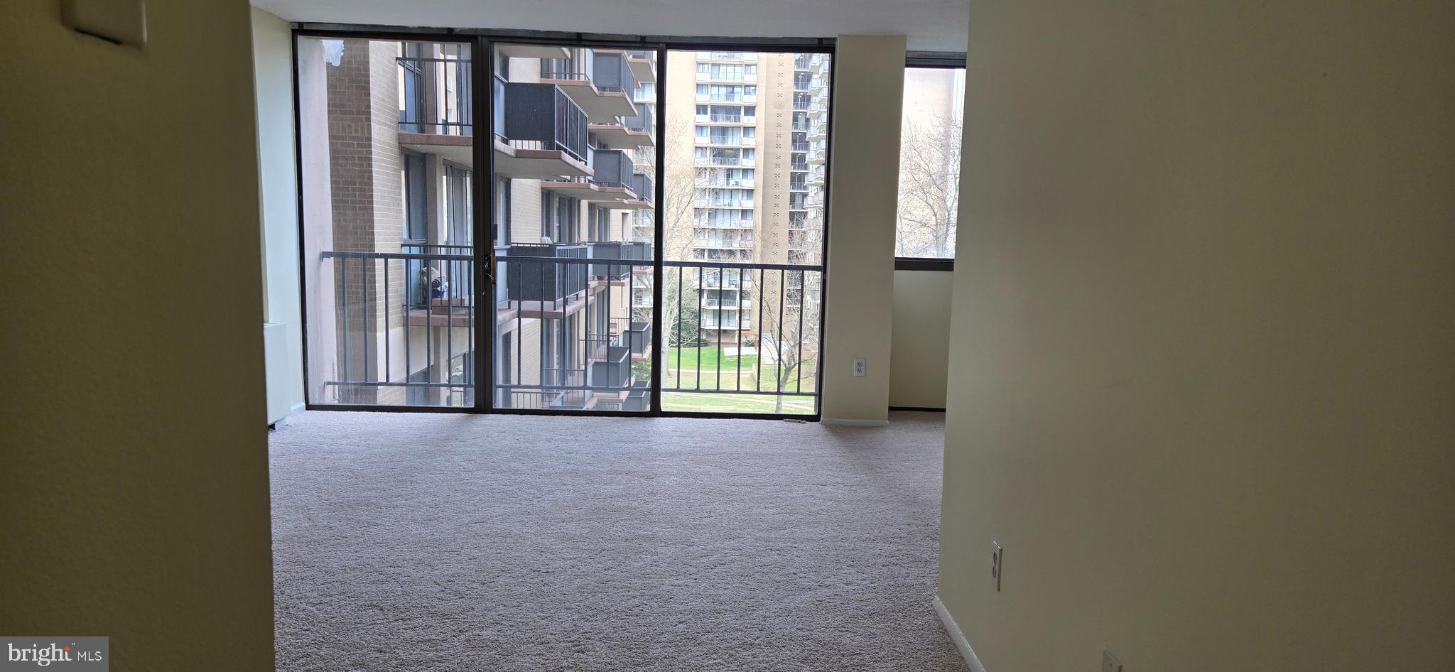 TOWERS IN WESTCHESTER PARK - Residential