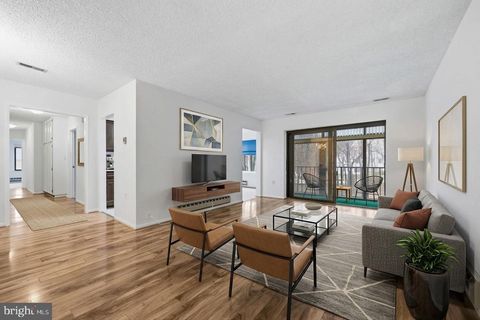 Condo For Sale - 15311 Pine Orchard Drive #87-2A<br/> SILVER SPRING, MD 20906