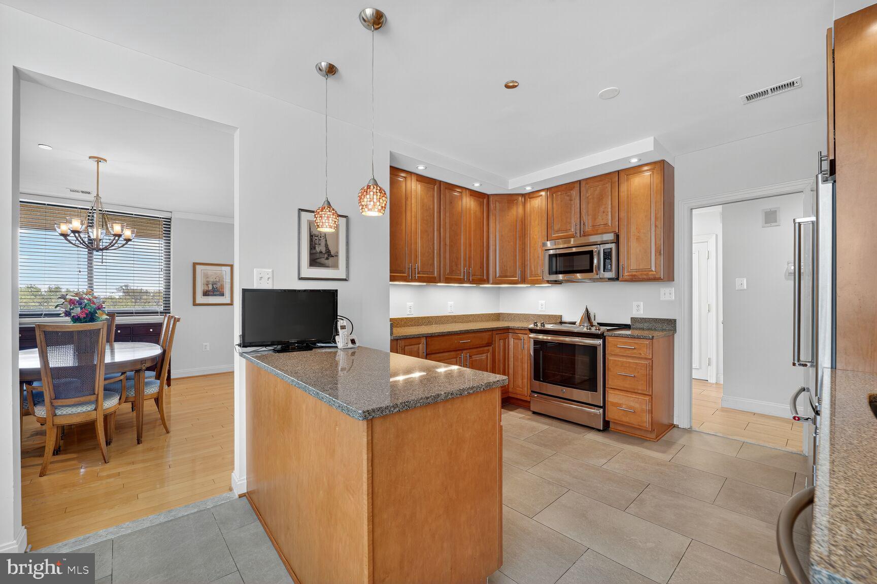 FRIENDSHIP HEIGHTS - Residential