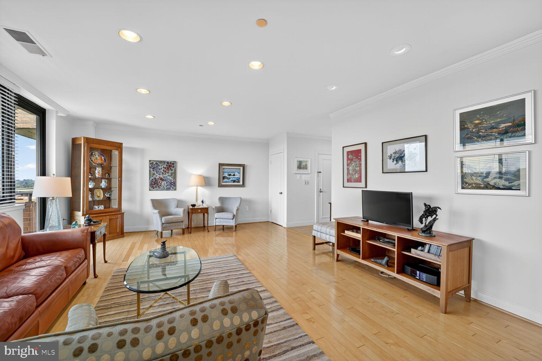 FRIENDSHIP HEIGHTS - Residential