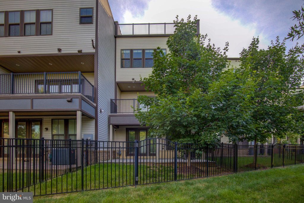 Photo of 23098 Sullivans Cove Square, BRAMBLETON, VA 20148 (MLS # VALO2131656)