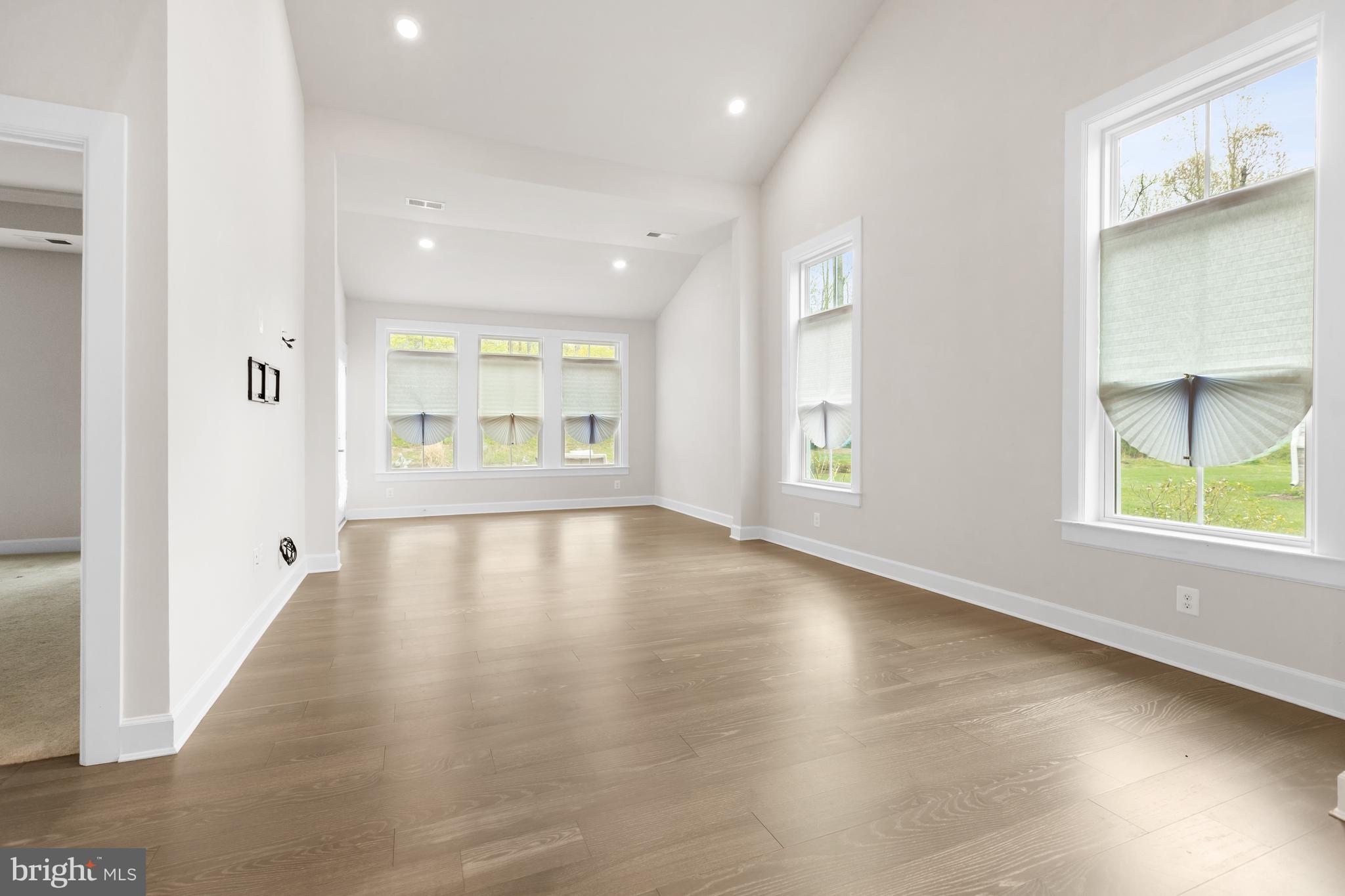 COASTAL CLUB - Residential