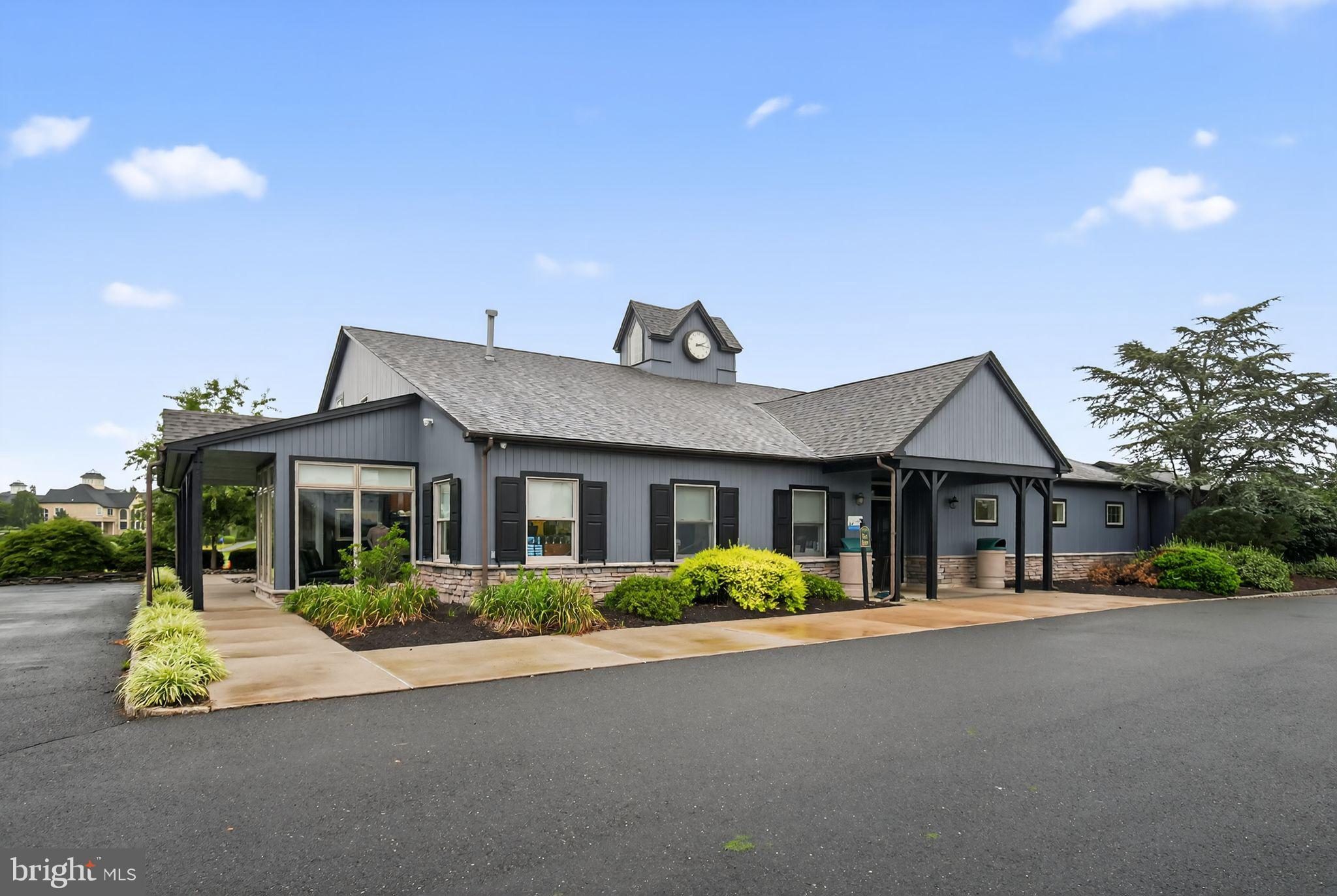 LEDERACH GOLF FAIRWY - Residential