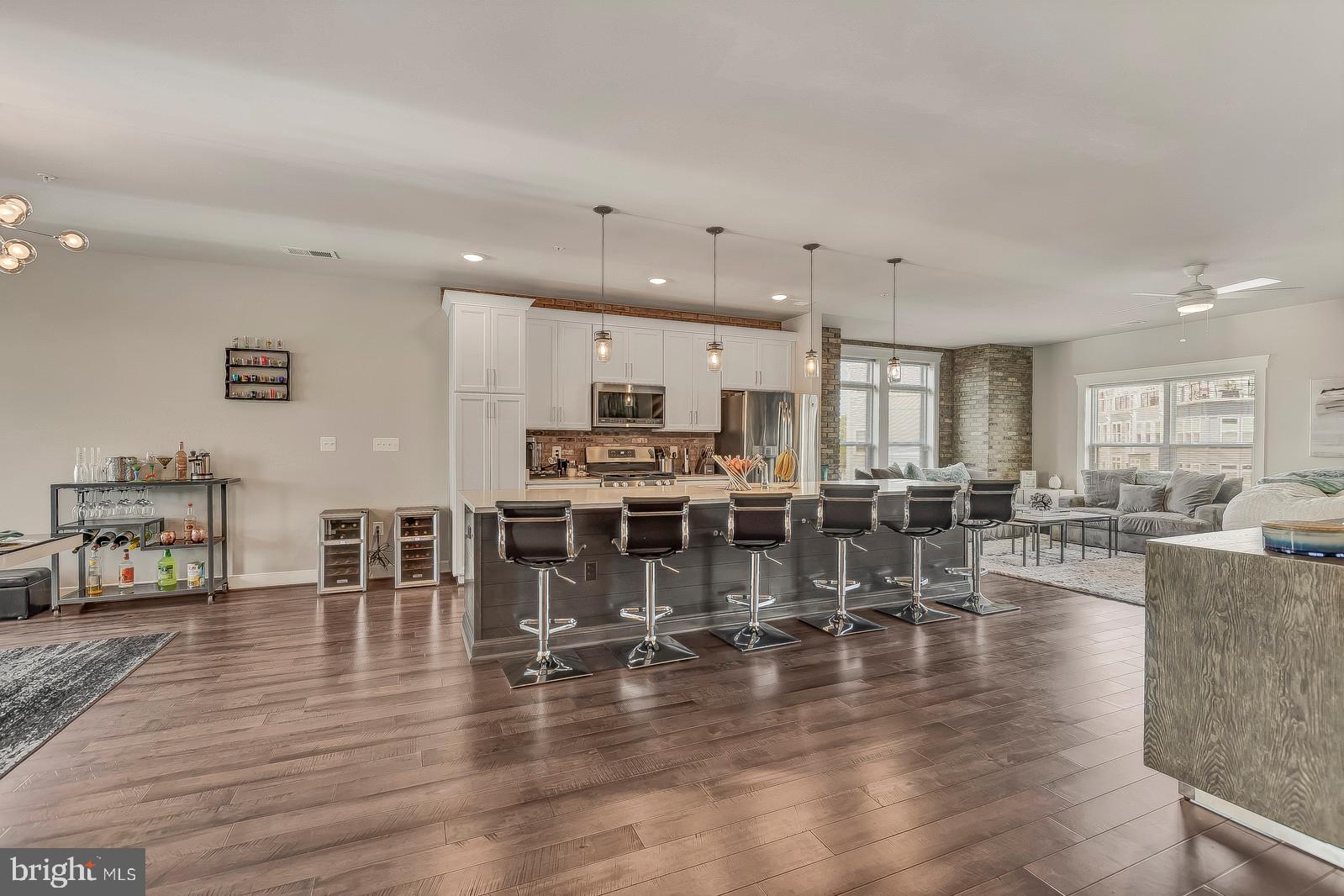 ADMIRALS SQUARE - Residential