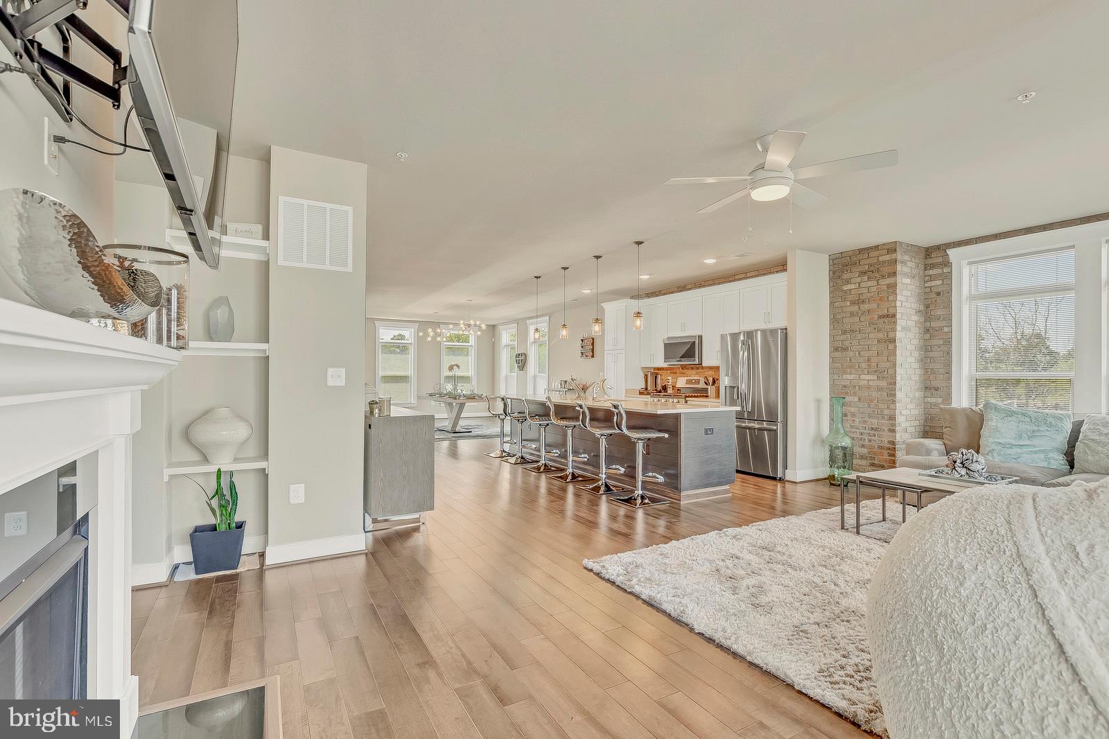 ADMIRALS SQUARE - Residential