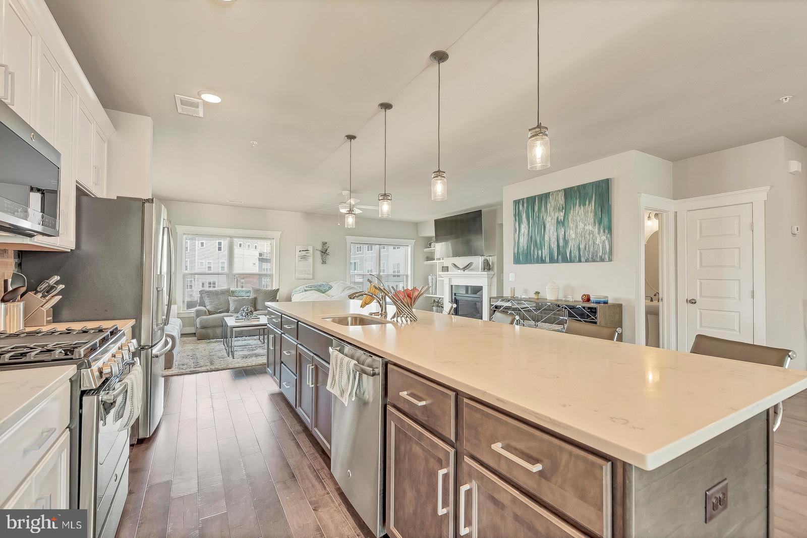 ADMIRALS SQUARE - Residential